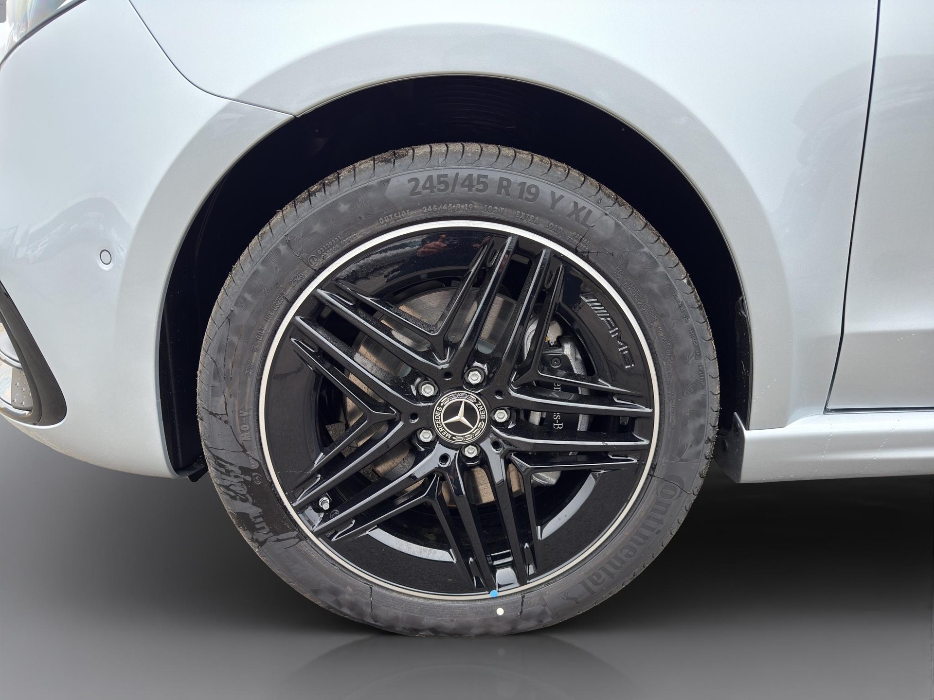 MERCEDES-BENZ V 300 d Swiss Ed. lang 4matic Van-image-21