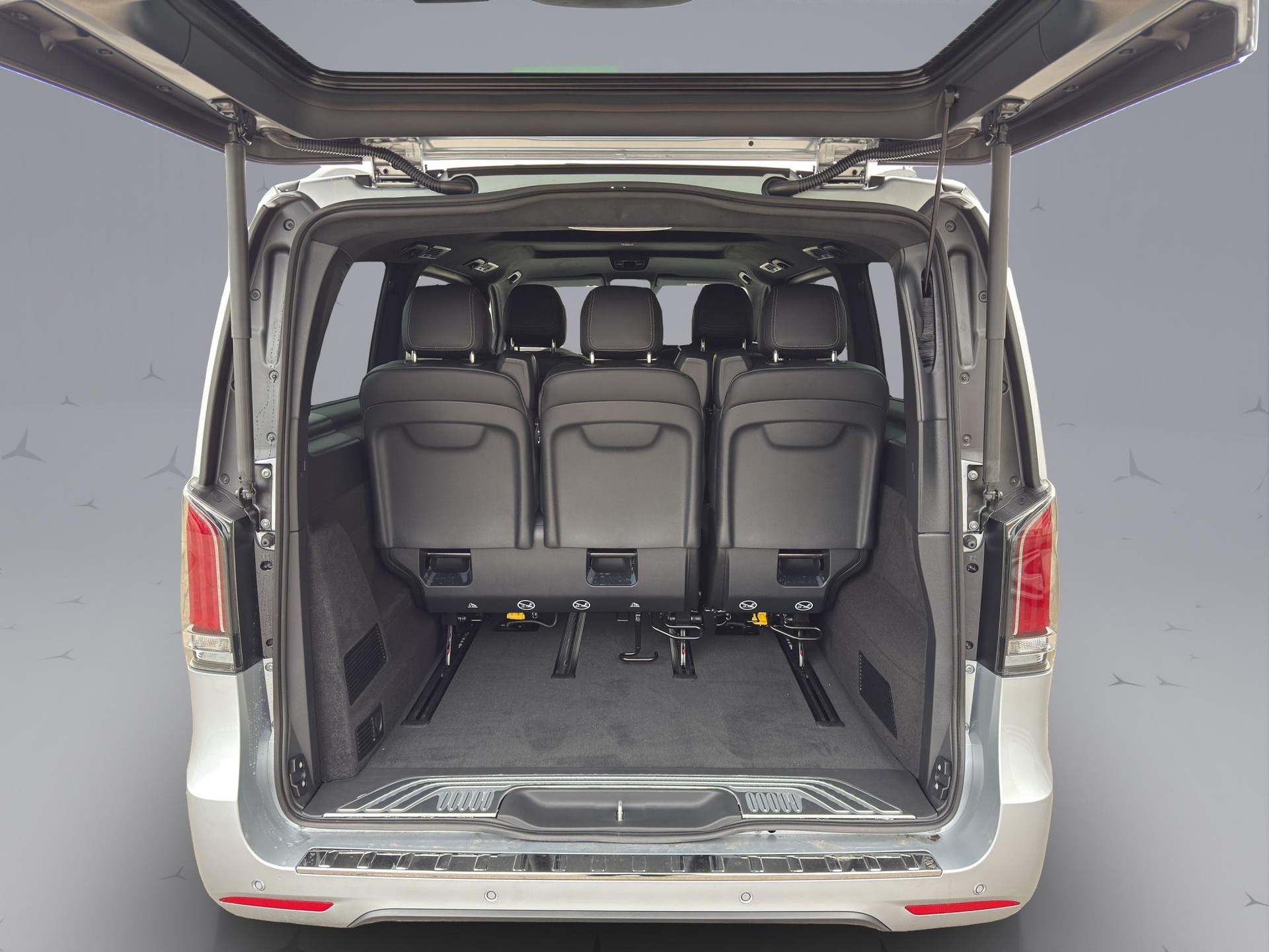 MERCEDES-BENZ V 300 d Swiss Ed. lang 4matic Van-image-18