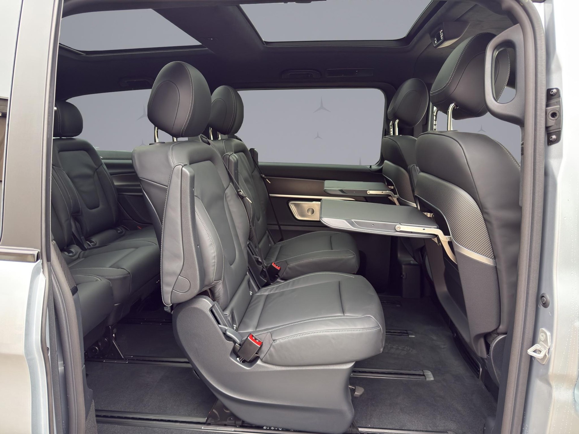 MERCEDES-BENZ V 300 d Swiss Ed. lang 4matic Van-image-17