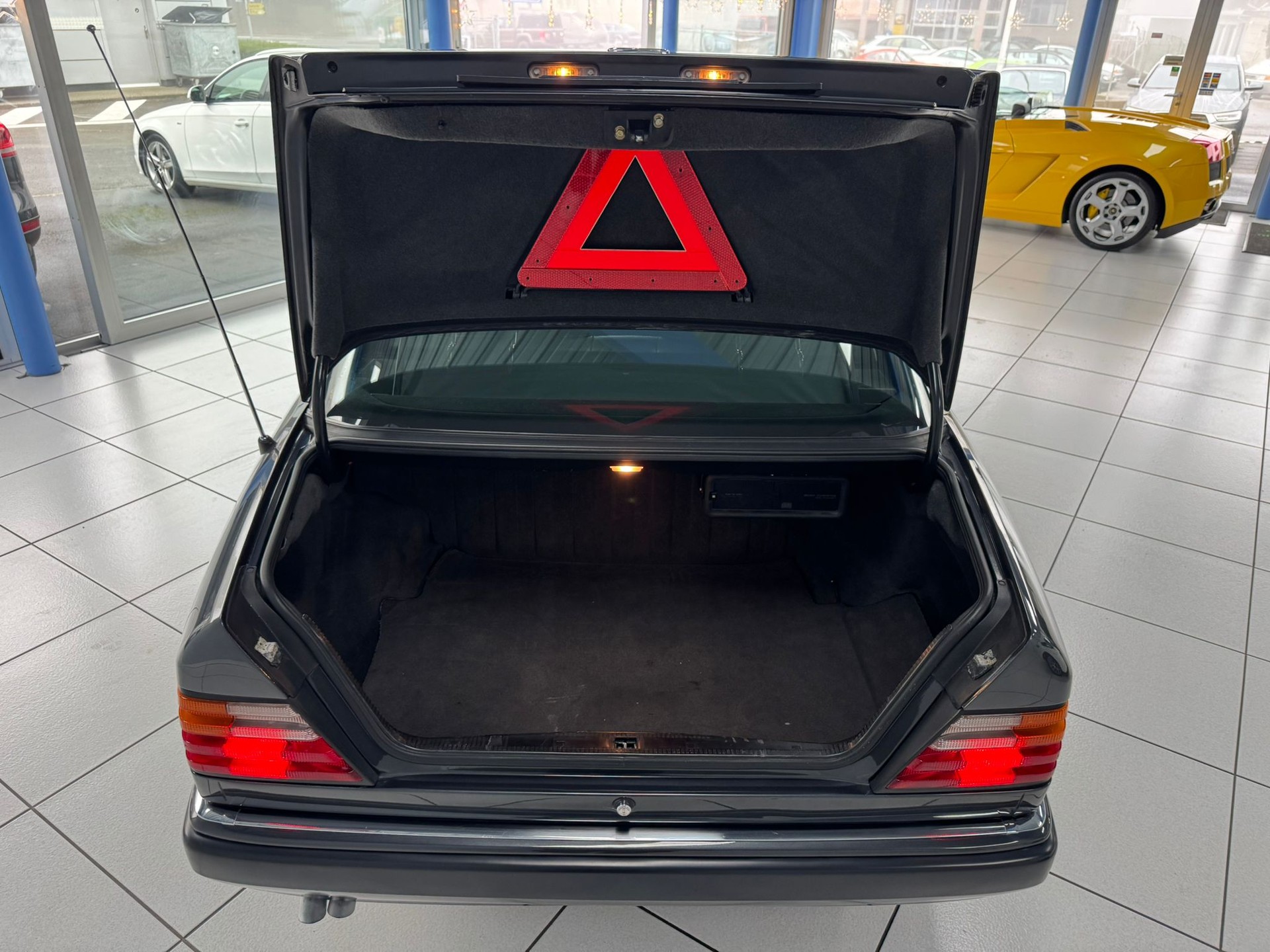 MERCEDES-BENZ 500 E Automatic-image-11