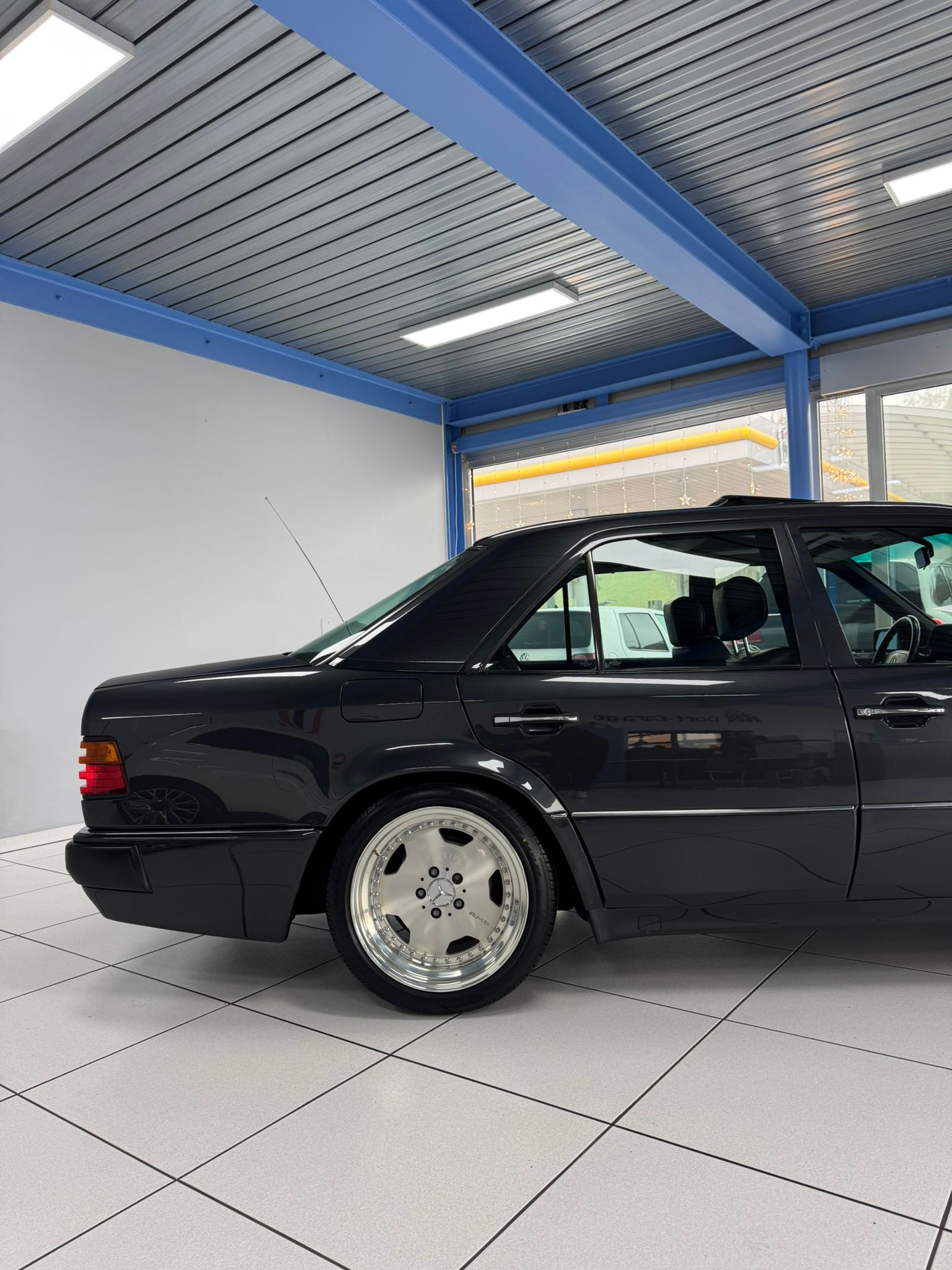 MERCEDES-BENZ 500 E Automatic-image-5