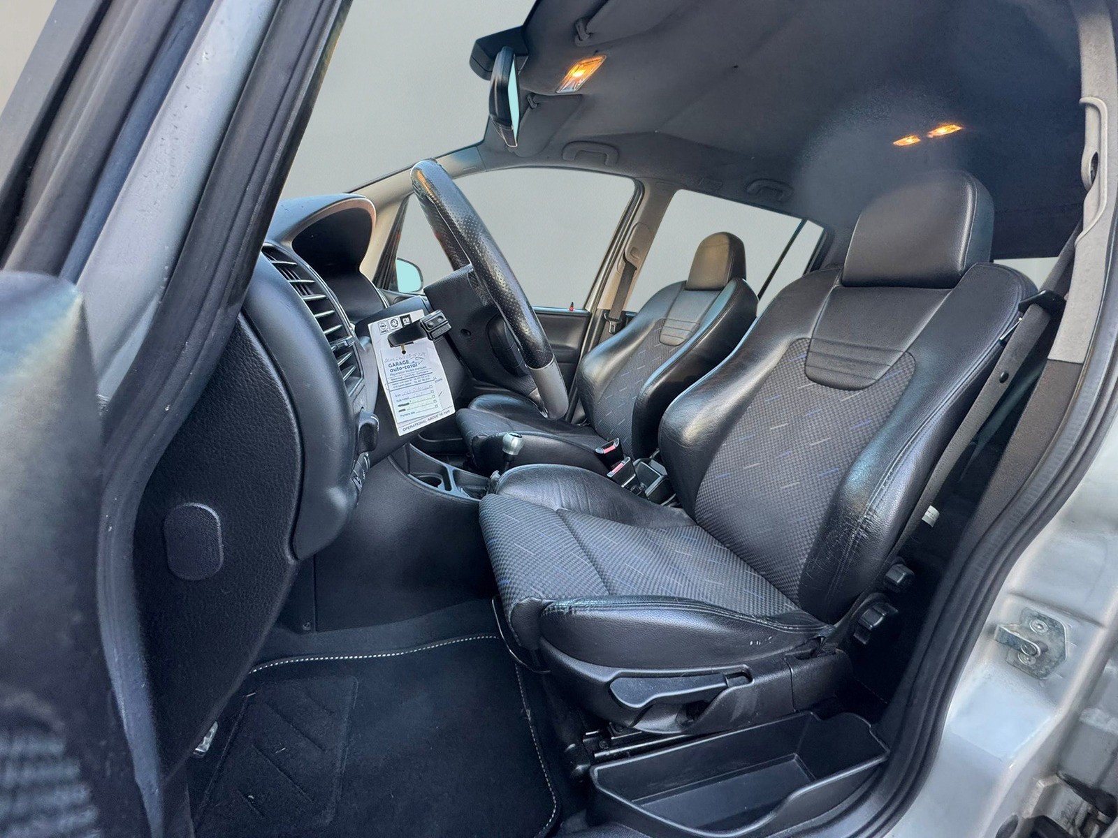 OPEL Zafira 2.0i Turbo OPC-image-8