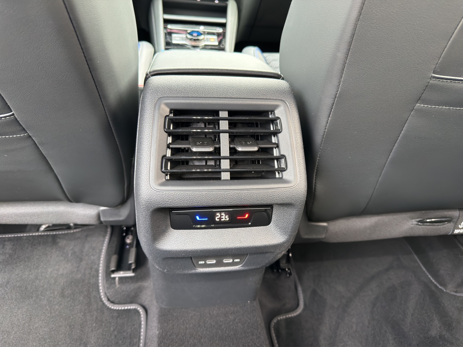 VW Tayron 2.0 TSI R-Line DSG 4Motion-image-10