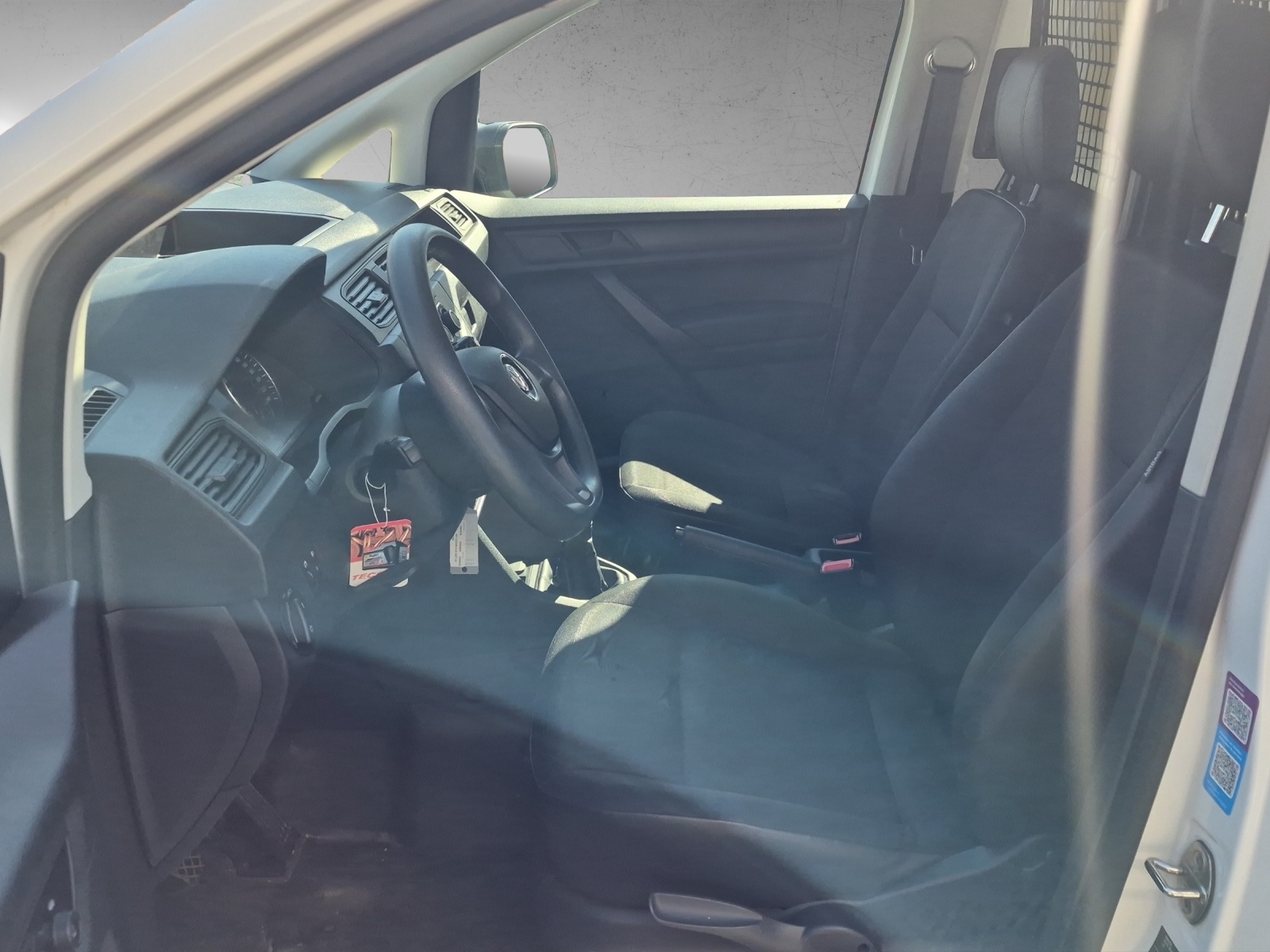 VW Caddy 2.0TDI BlueMotion Technology-image-8