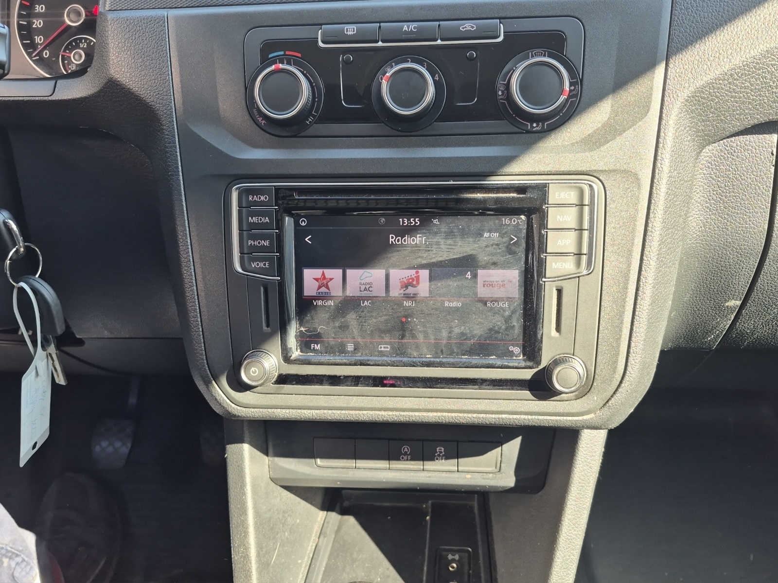 VW Caddy 2.0TDI BlueMotion Technology-image-10