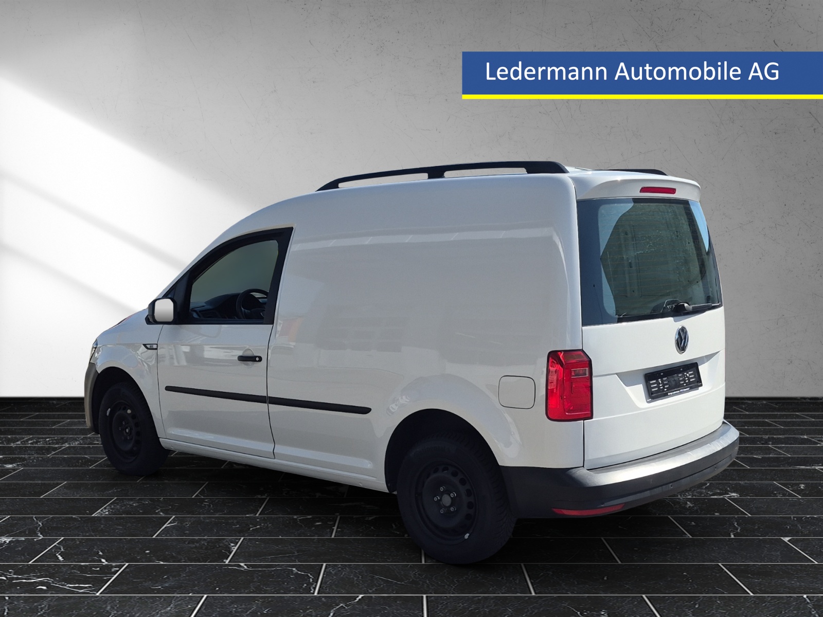 VW Caddy 2.0TDI BlueMotion Technology-image-2