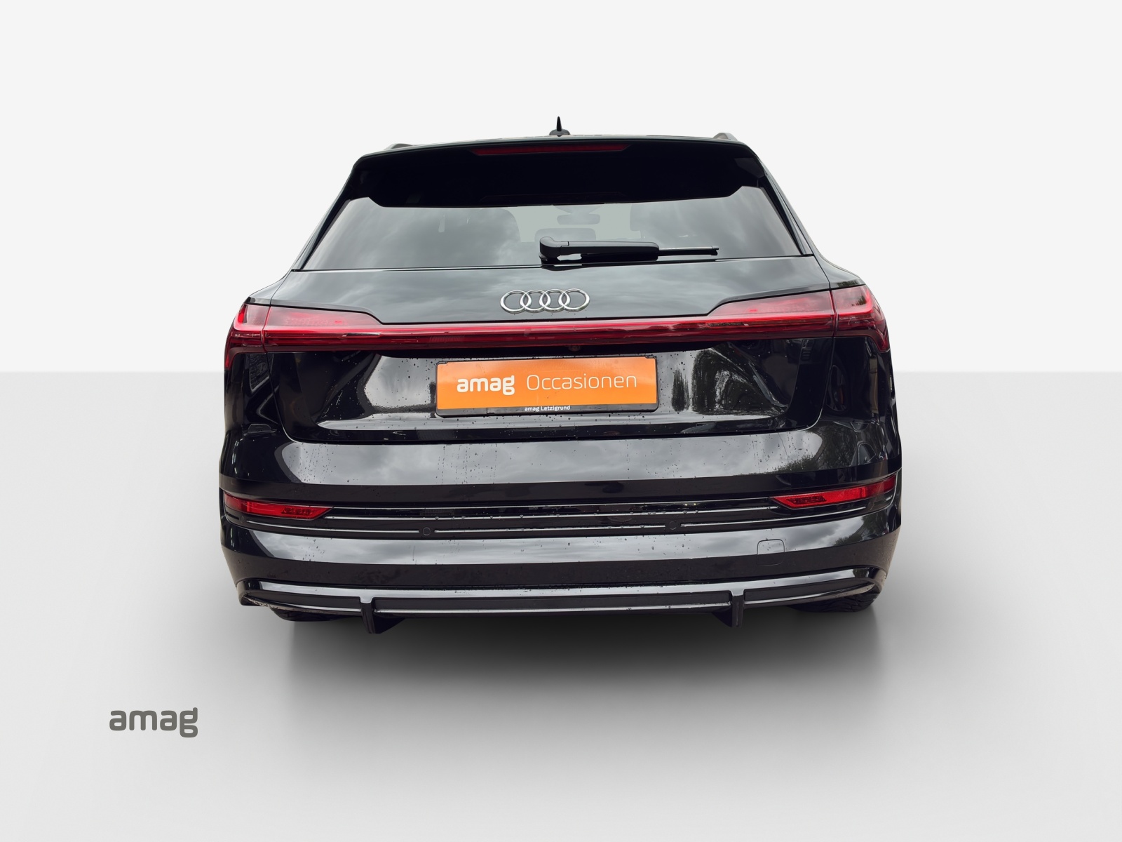 AUDI e-tron 55 S Line Black Edition quattro-image-3