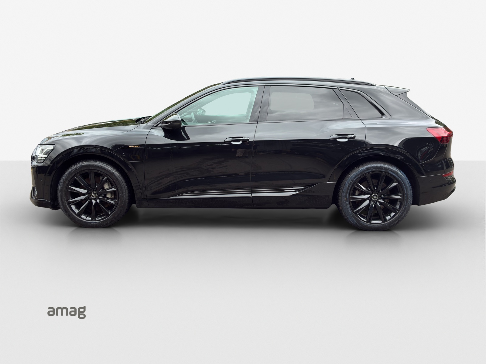 AUDI e-tron 55 S Line Black Edition quattro-image-1