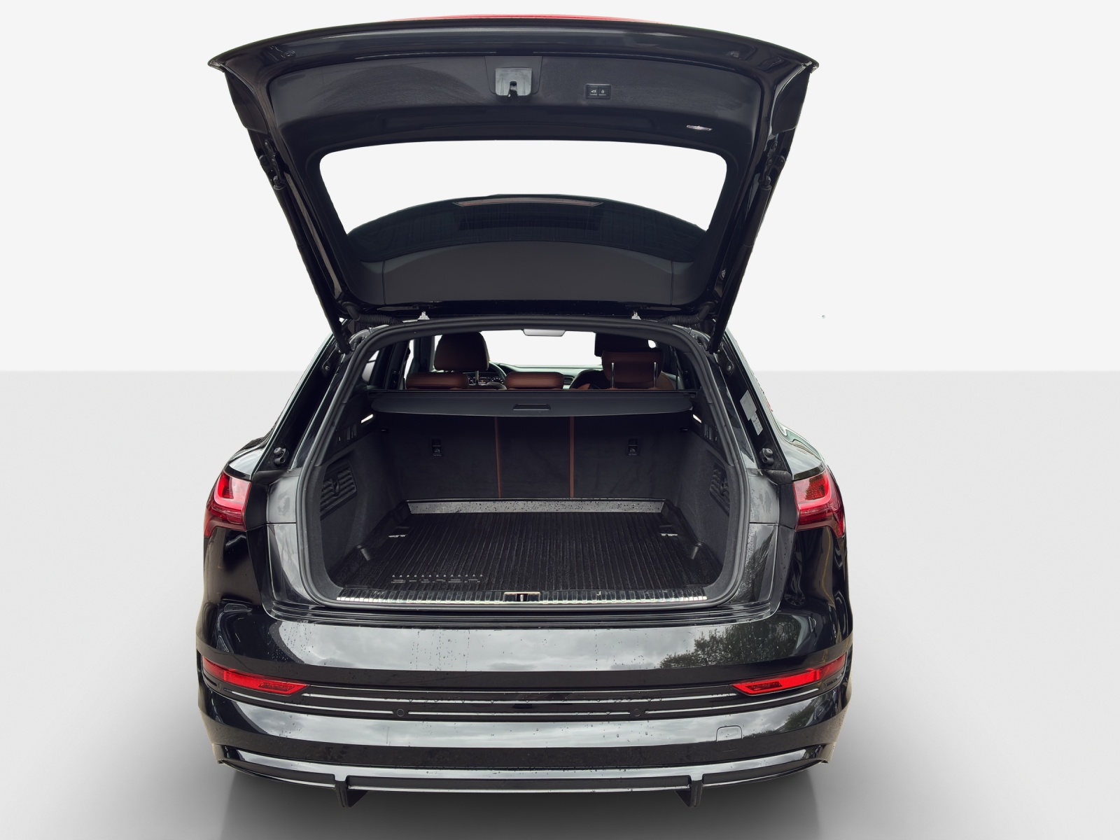 AUDI e-tron 55 S Line Black Edition quattro-image-12