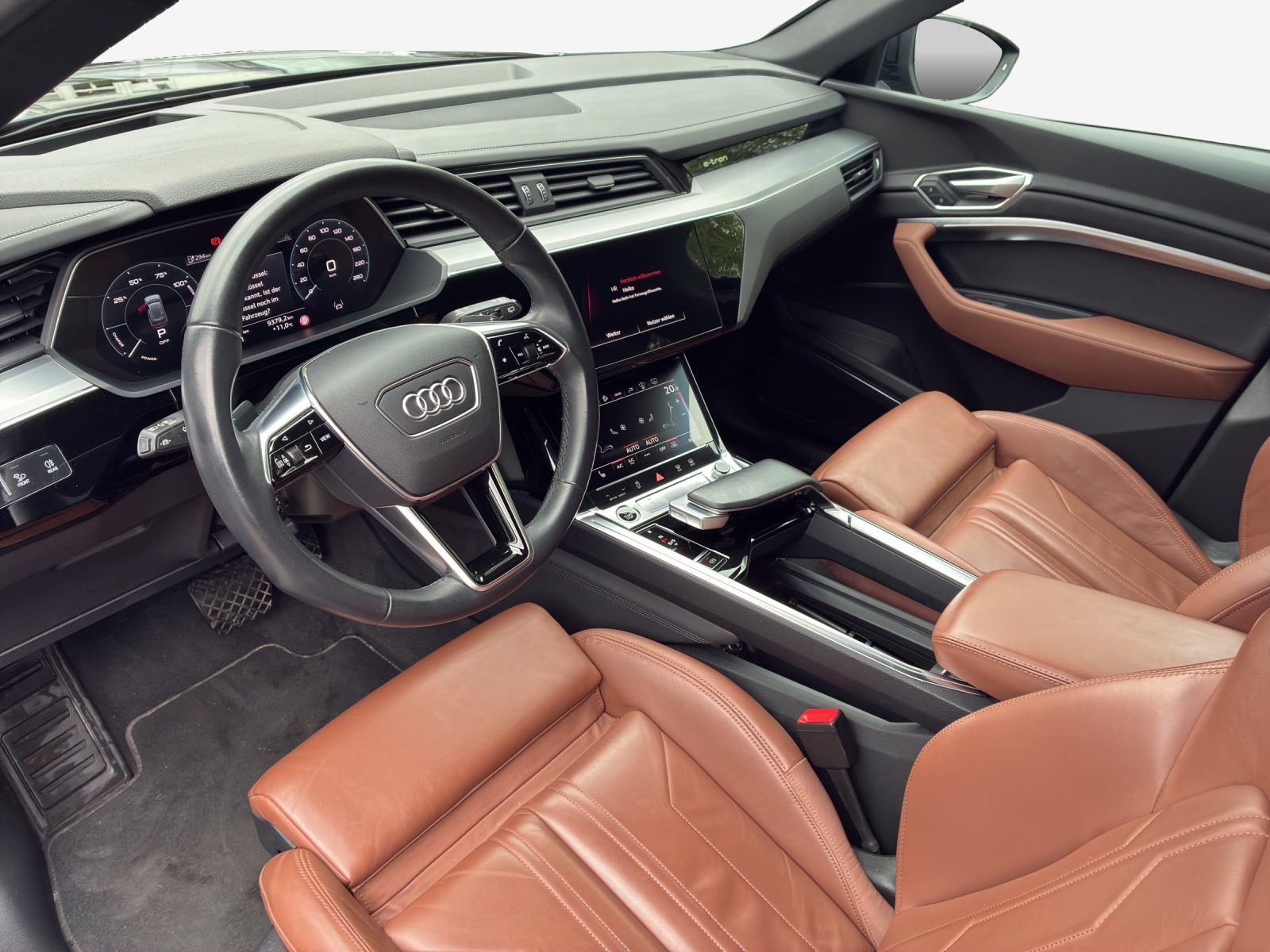 AUDI e-tron 55 S Line Black Edition quattro-image-13
