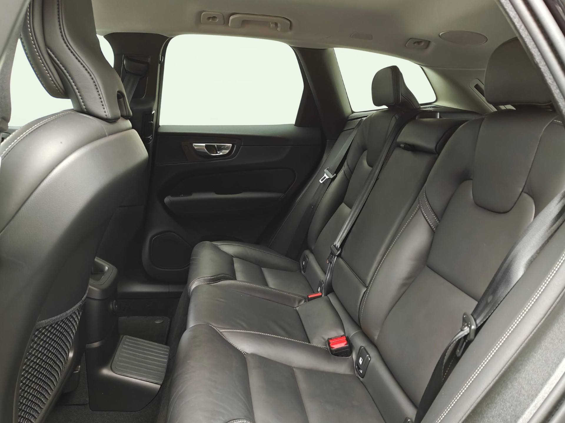 VOLVO XC60 2.0 T6 TE Plus Dark eAWD-image-10