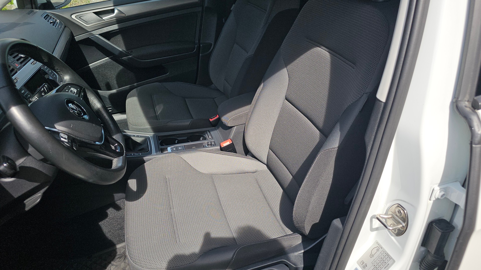 VW Golf 1.6 TDI Comfortline 4Motion-image-4