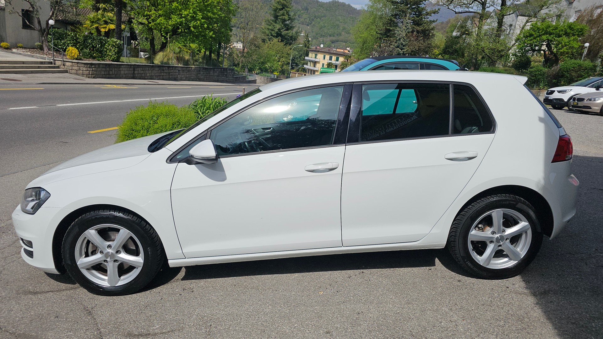 VW Golf 1.6 TDI Comfortline 4Motion-image-1