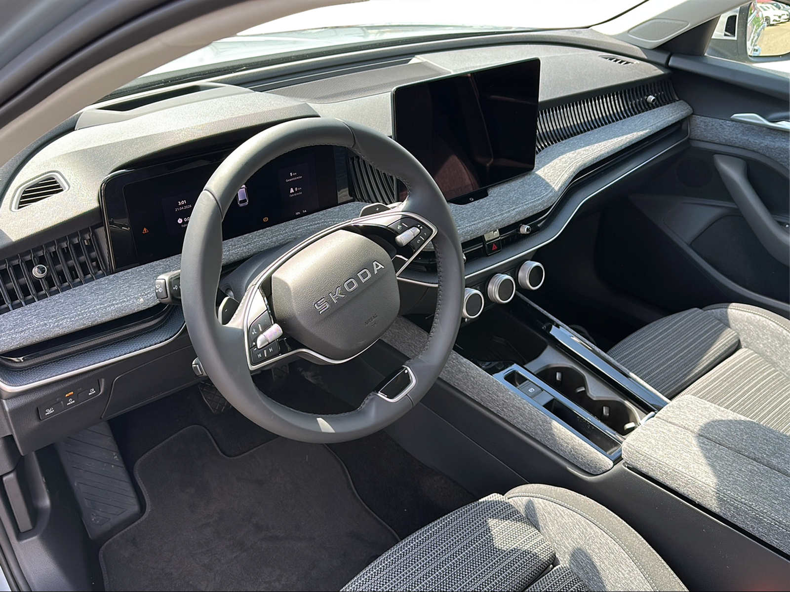 SKODA Superb Combi 1.5 TSI PHEV Selection DSG-image-3