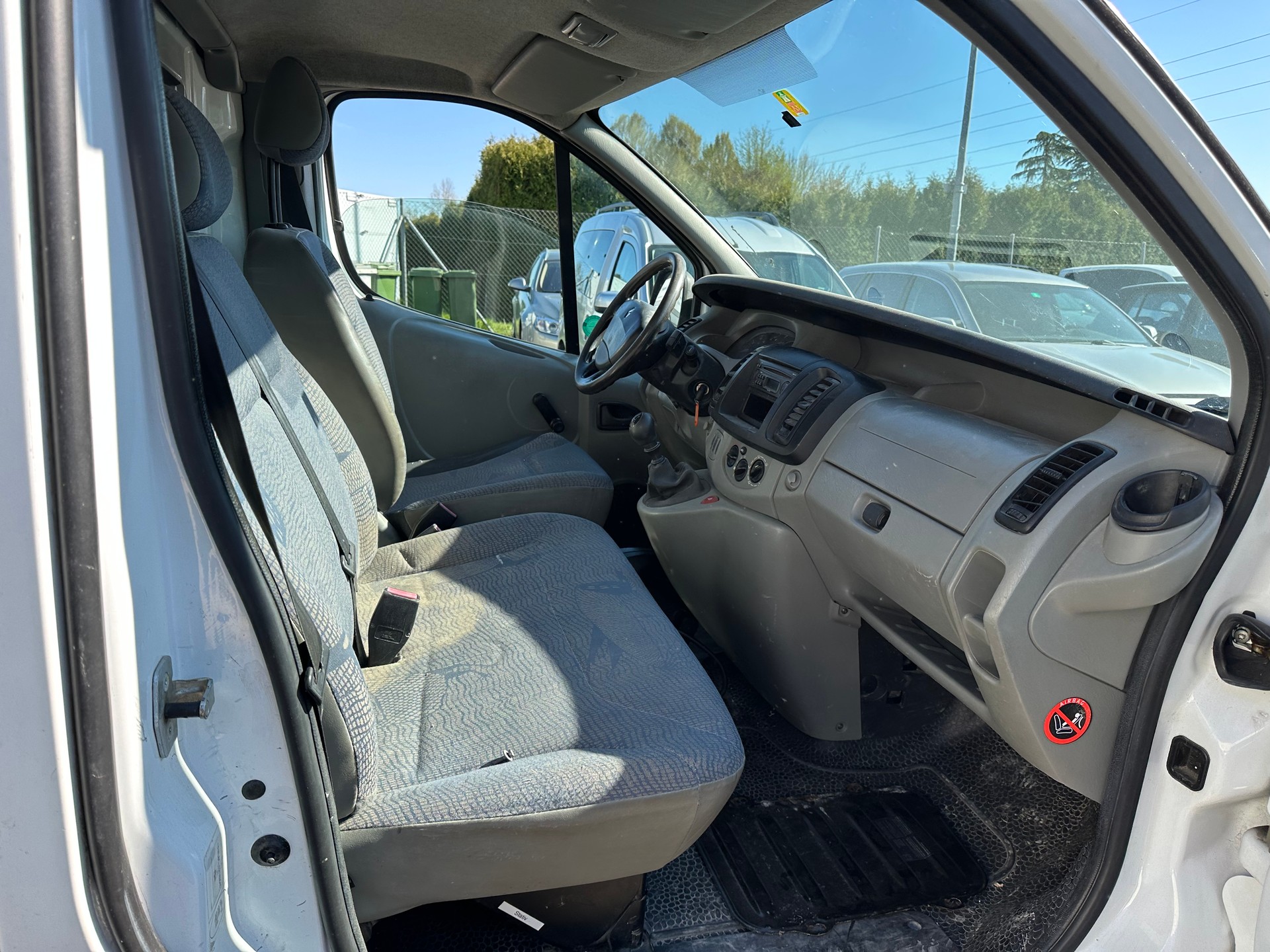 RENAULT Trafic 1.9 dCi 100 2.9t-image-5