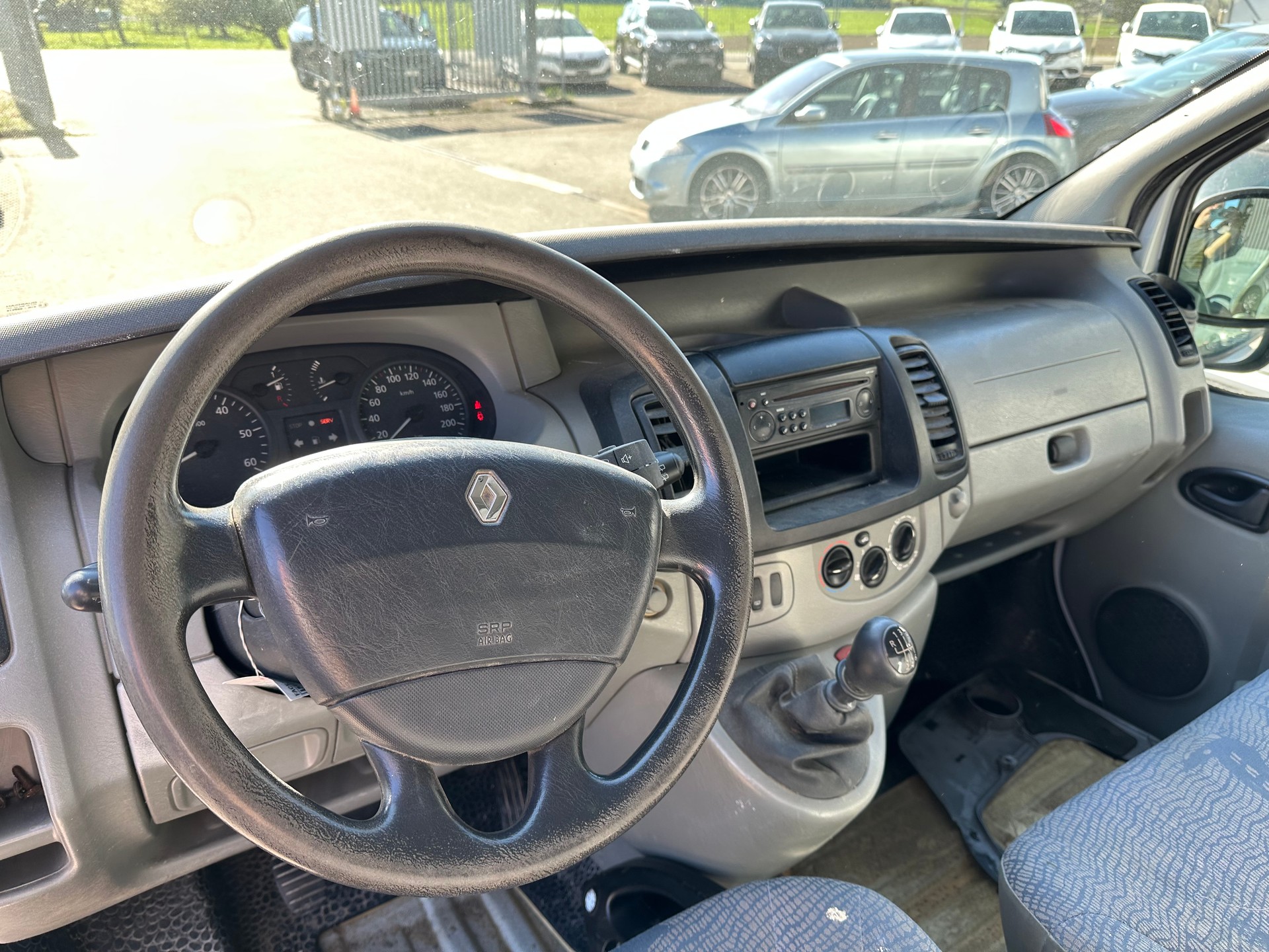 RENAULT Trafic 1.9 dCi 100 2.9t-image-7
