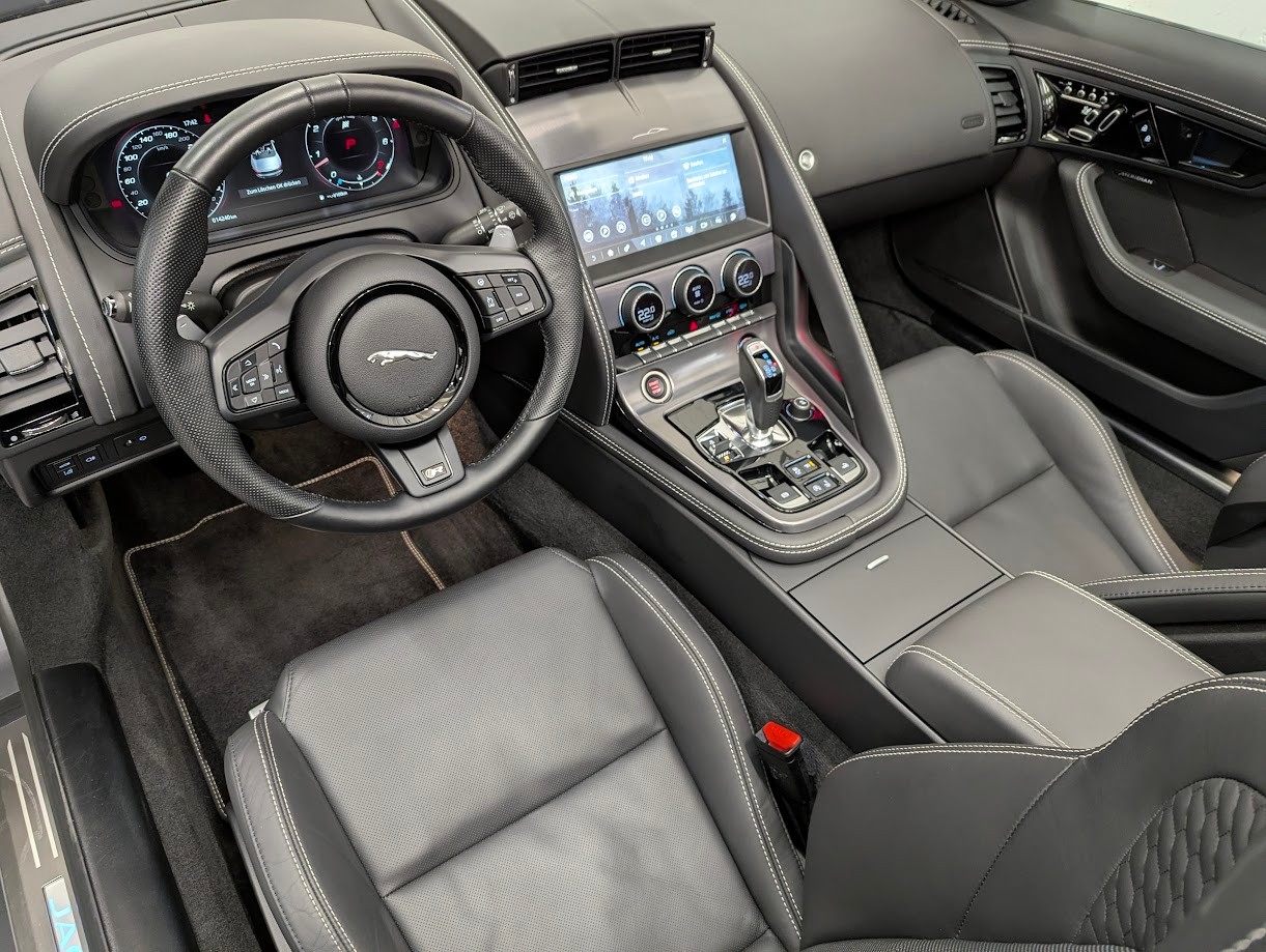 JAGUAR F-Type Convertible 5.0 V8 R75 AWD*LIMITIERTES SONDERMODELL 5J GAR PIXEL-LED CAM MERIDIAN SITZKLIMA*-image-9