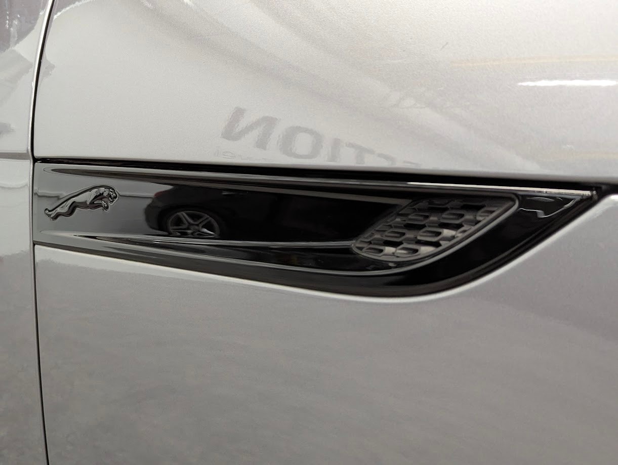 JAGUAR F-Type Convertible 5.0 V8 R75 AWD*LIMITIERTES SONDERMODELL 5J GAR PIXEL-LED CAM MERIDIAN SITZKLIMA*-image-4