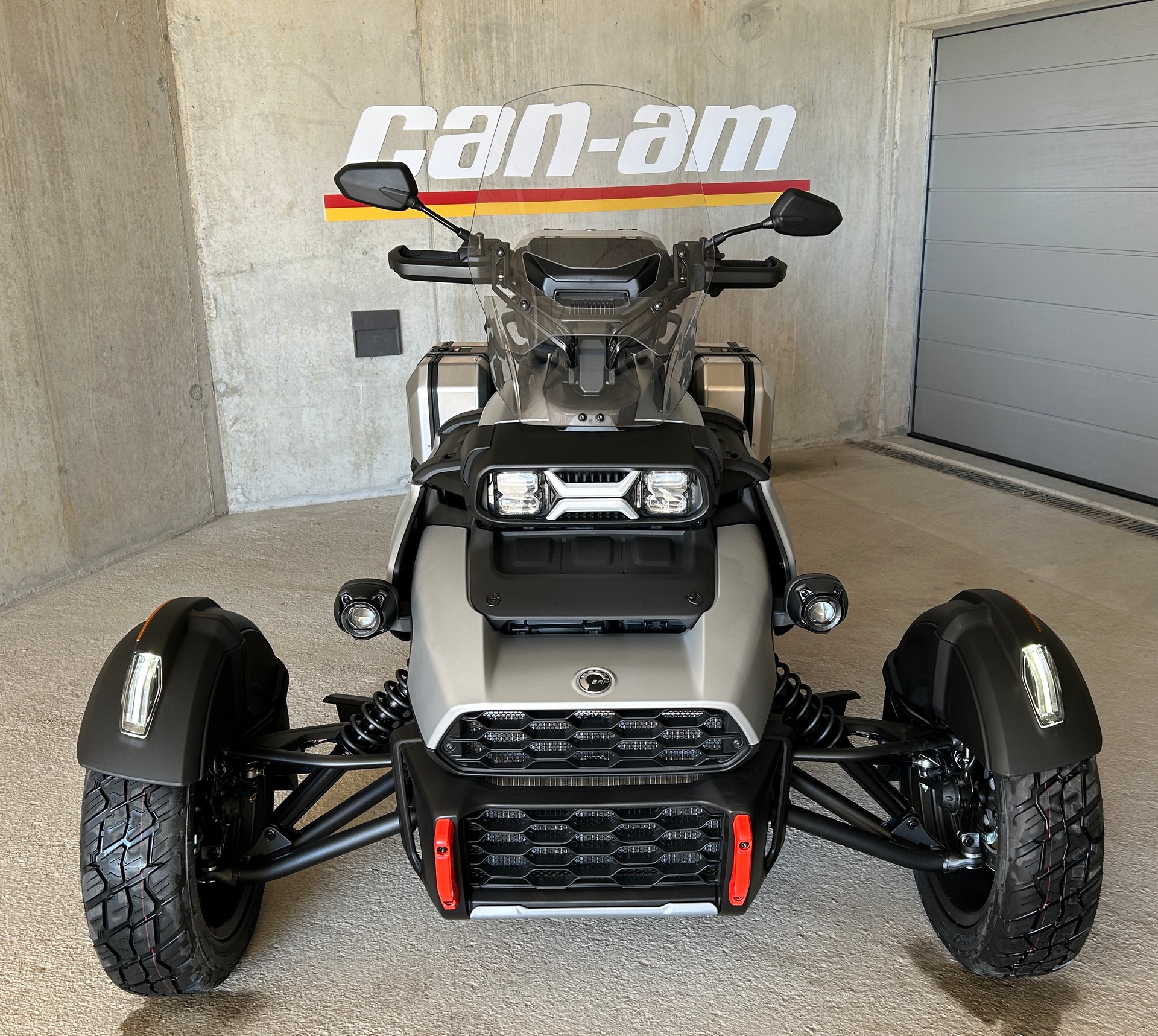CAN-AM CANYON XT-image-1