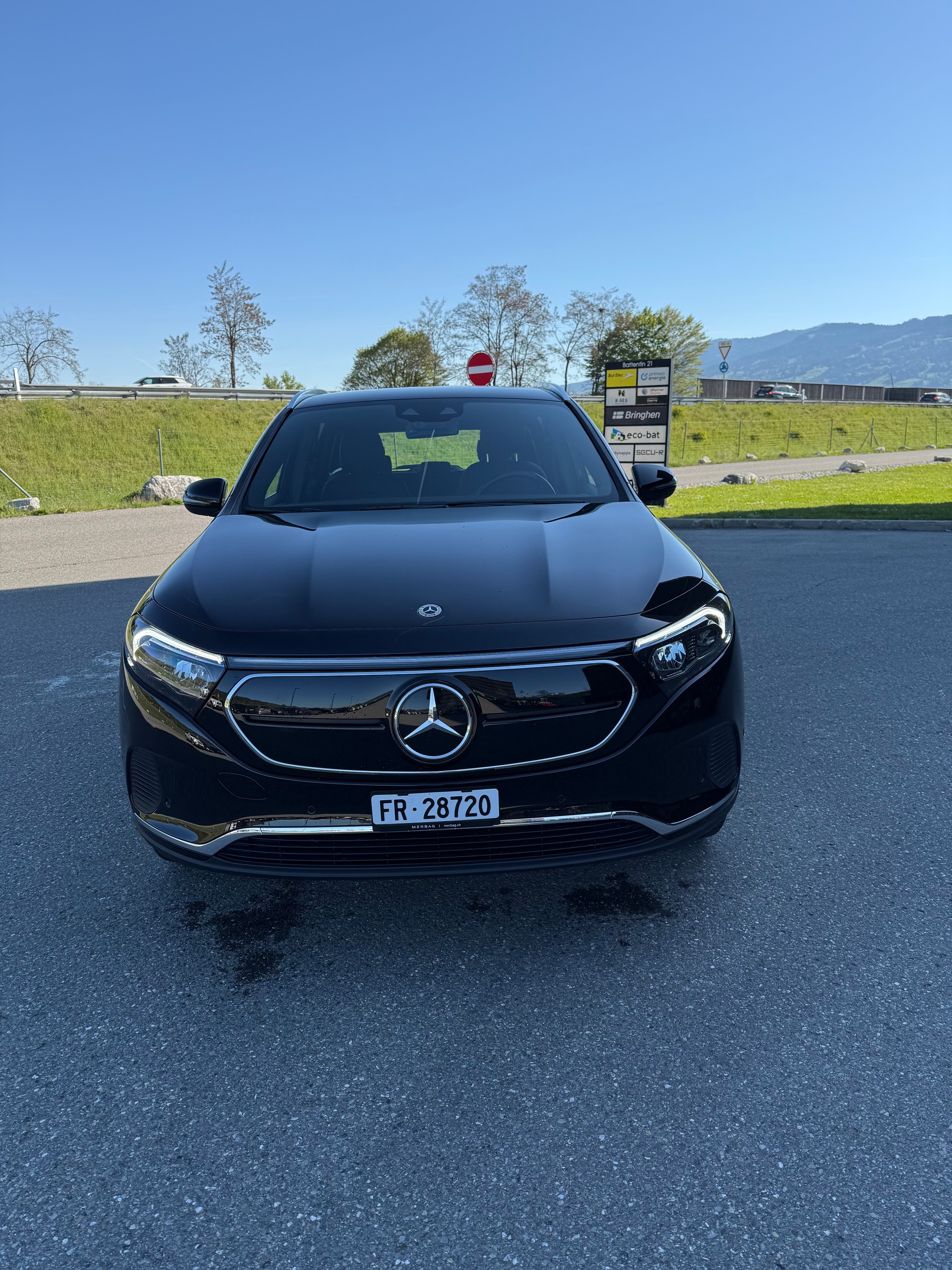 MERCEDES-BENZ EQA 350 4Matic-image-4