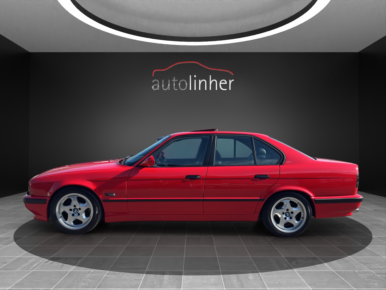 BMW M5-image-1