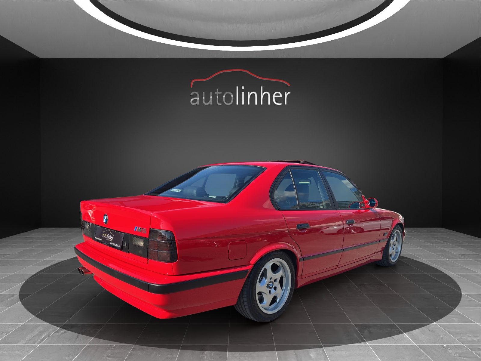 BMW M5-image-4