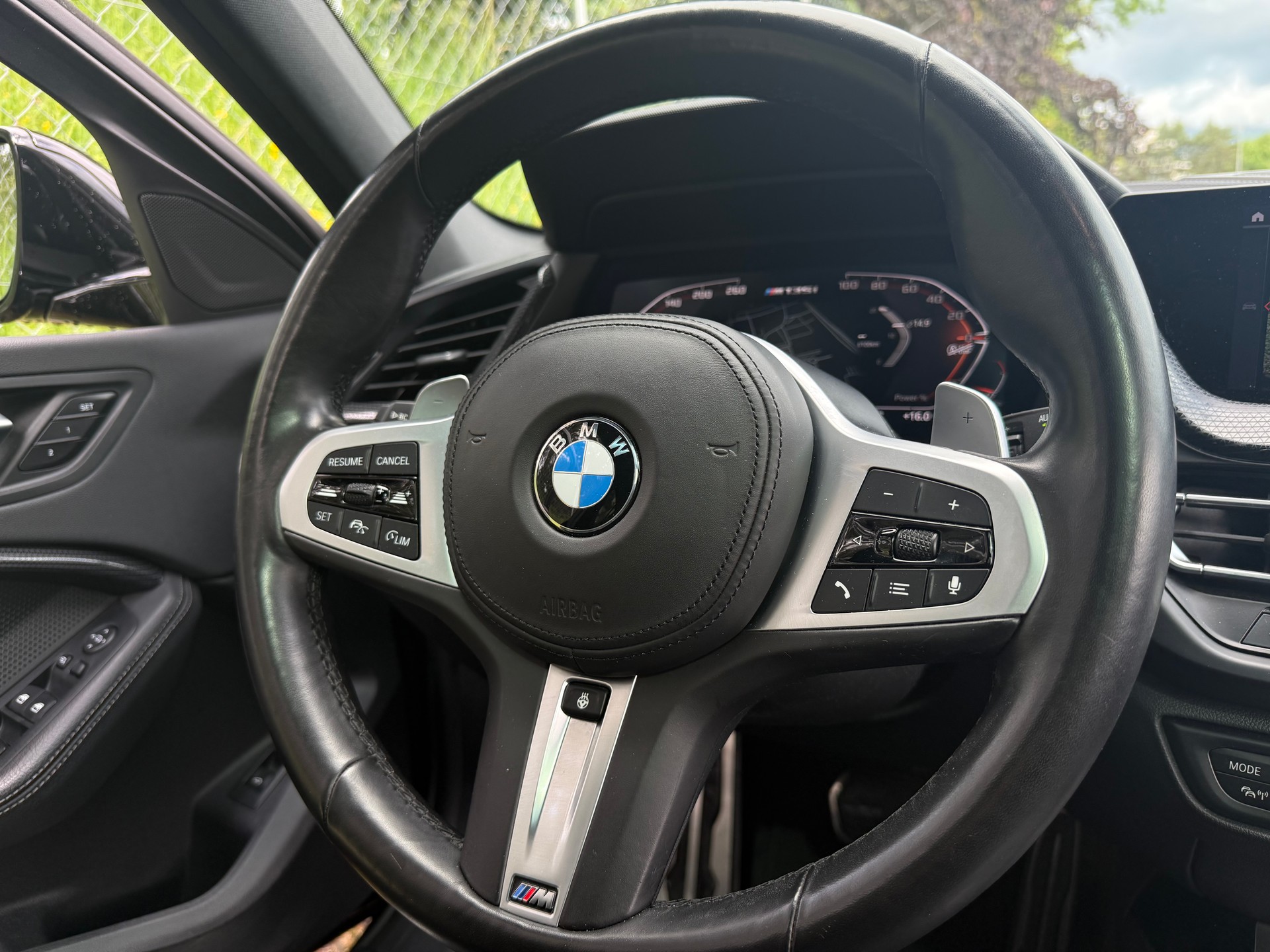 BMW M135i xDrive Steptronic-image-7