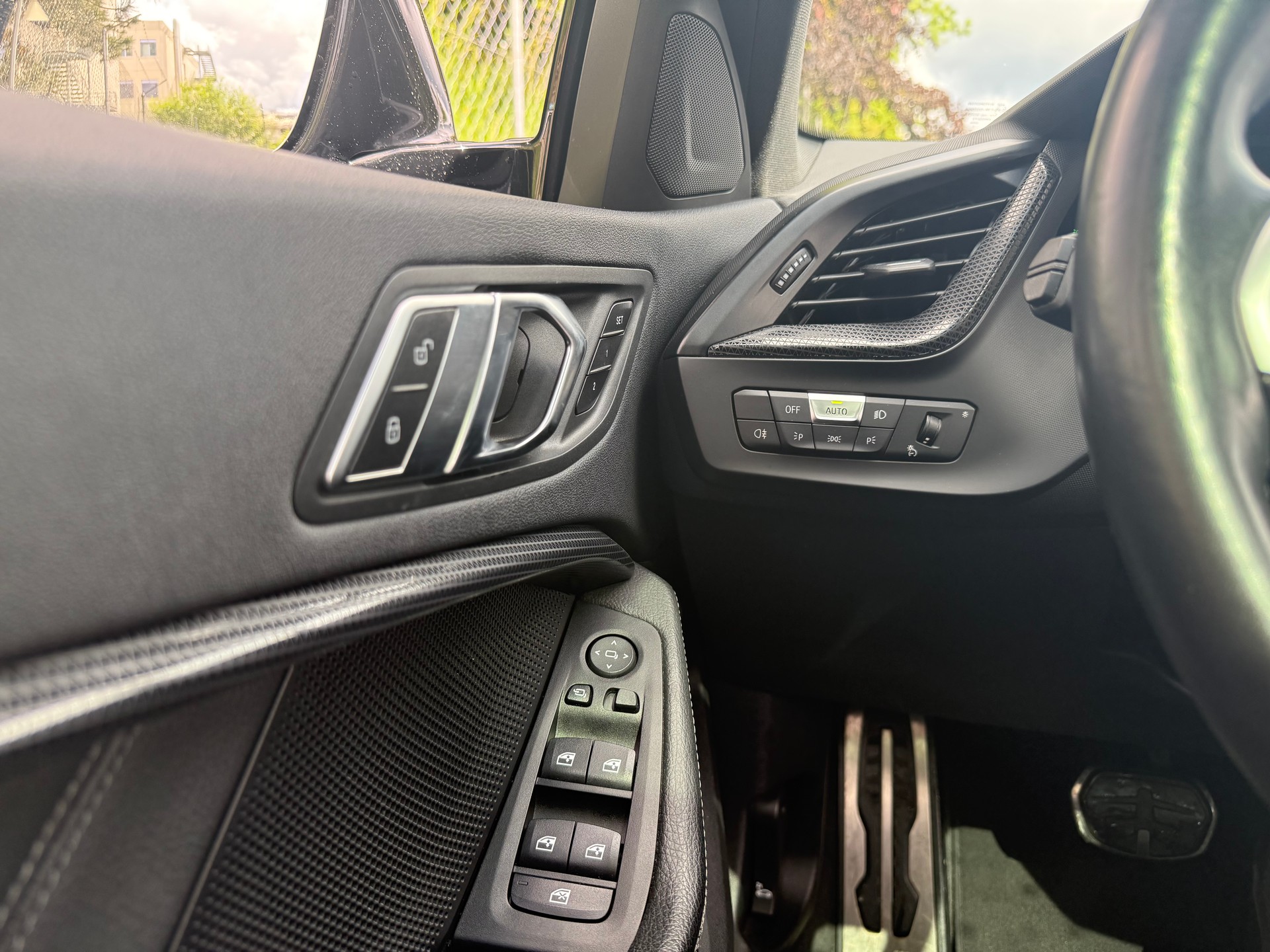 BMW M135i xDrive Steptronic-image-14