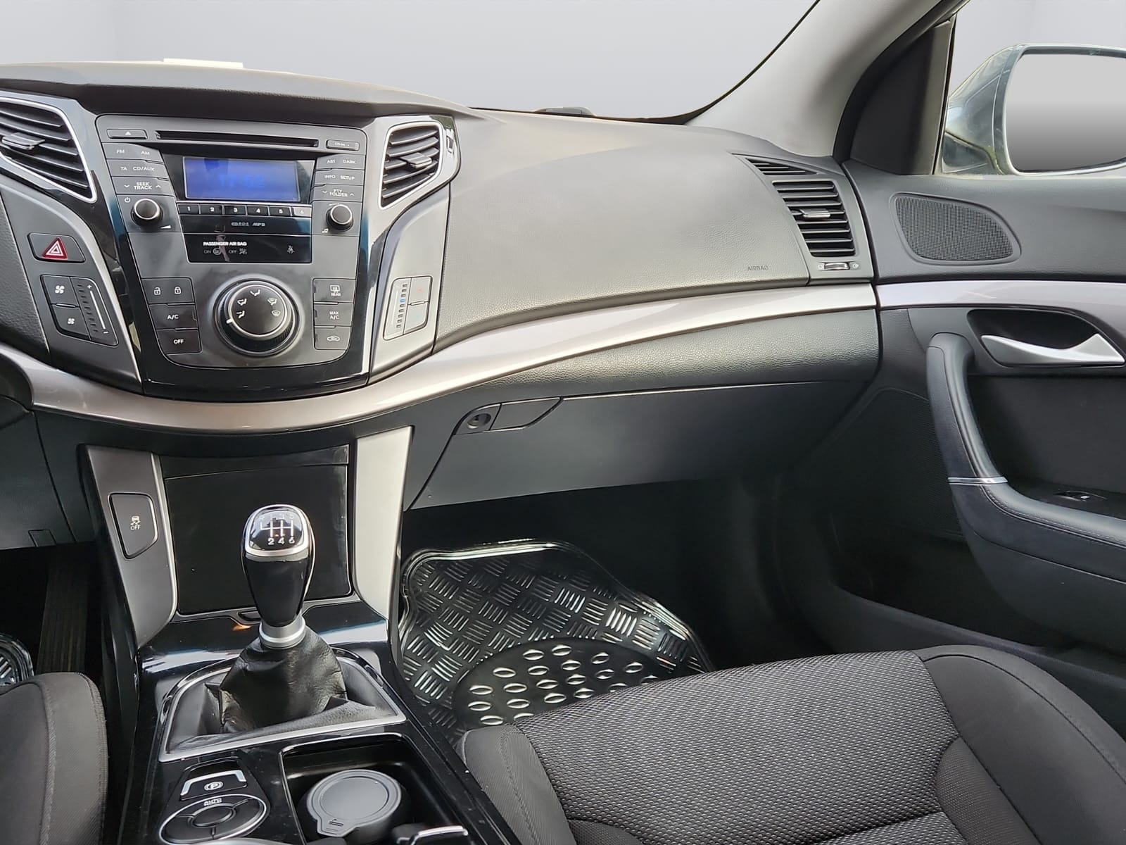 HYUNDAI i40 Wagon 1.7 CRDI ISG Comfort-image-13