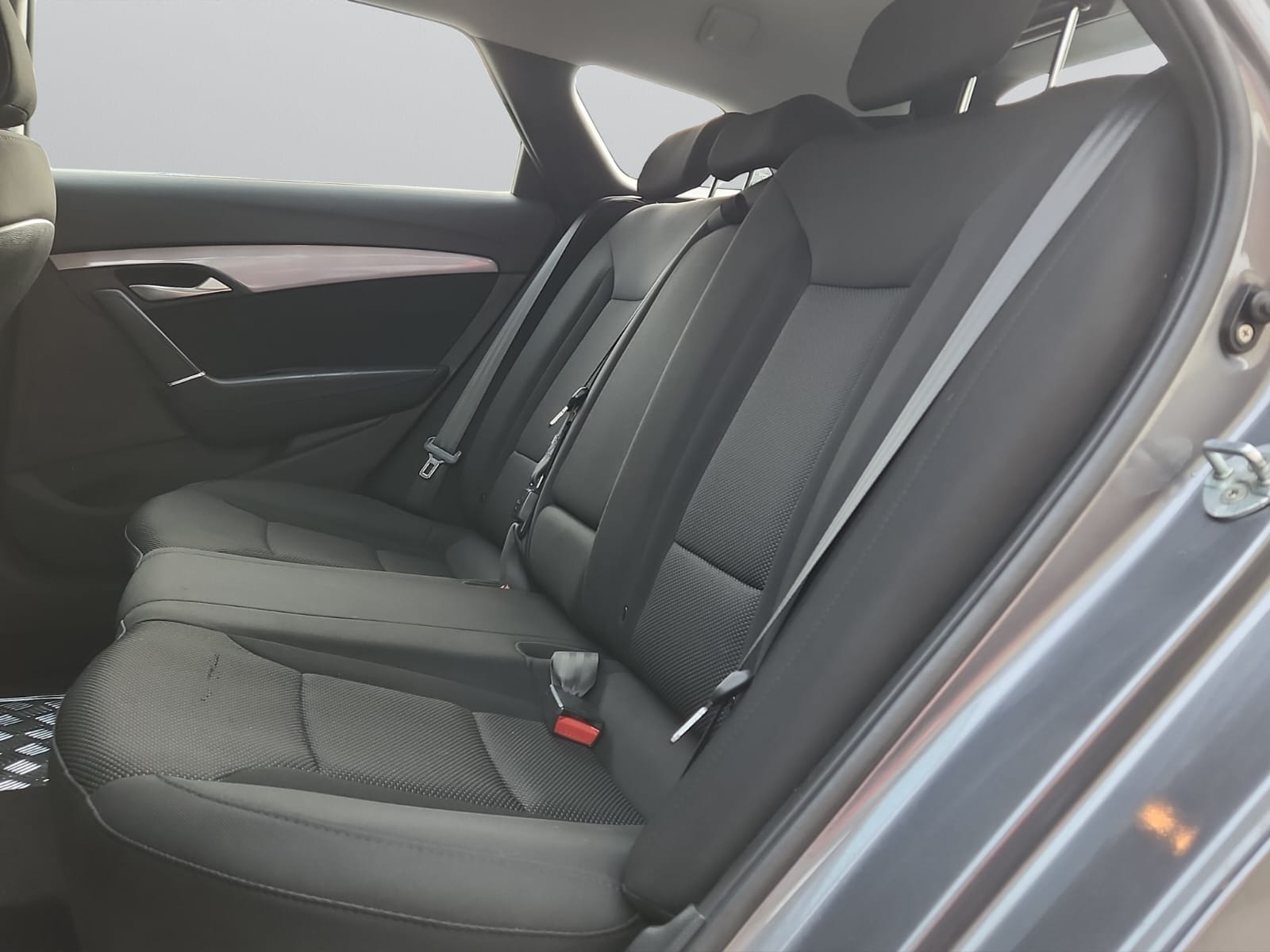 HYUNDAI i40 Wagon 1.7 CRDI ISG Comfort-image-9