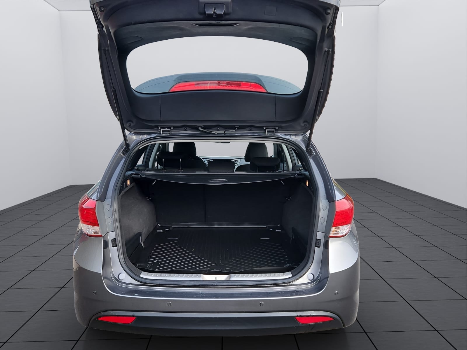 HYUNDAI i40 Wagon 1.7 CRDI ISG Comfort-image-6