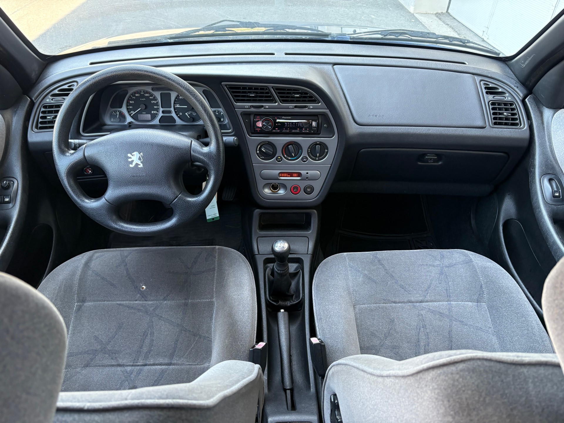 PEUGEOT 306 1.8 16V XT-image-7