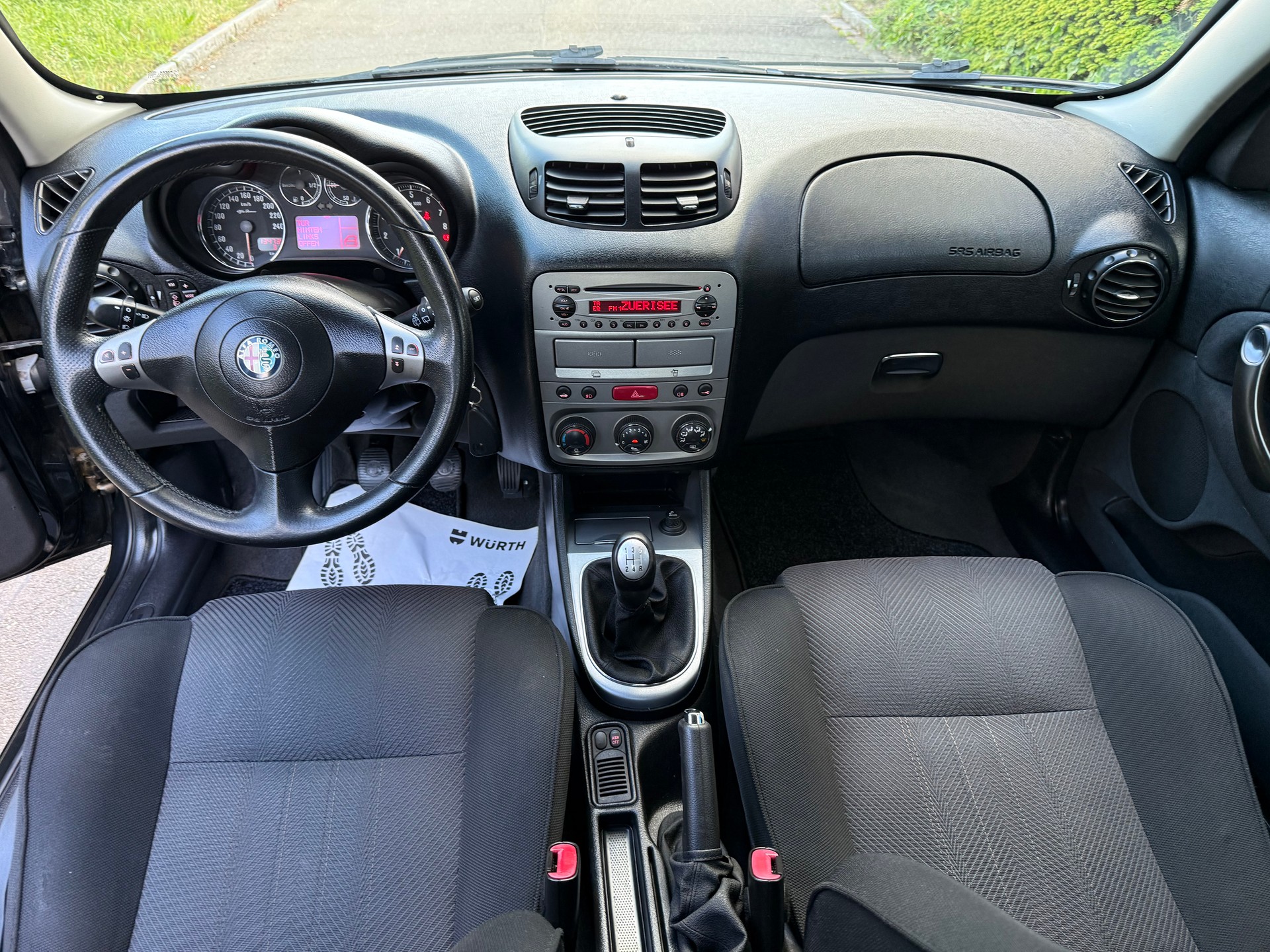 ALFA ROMEO 147 1.6 TS 16V Distinctive-image-9