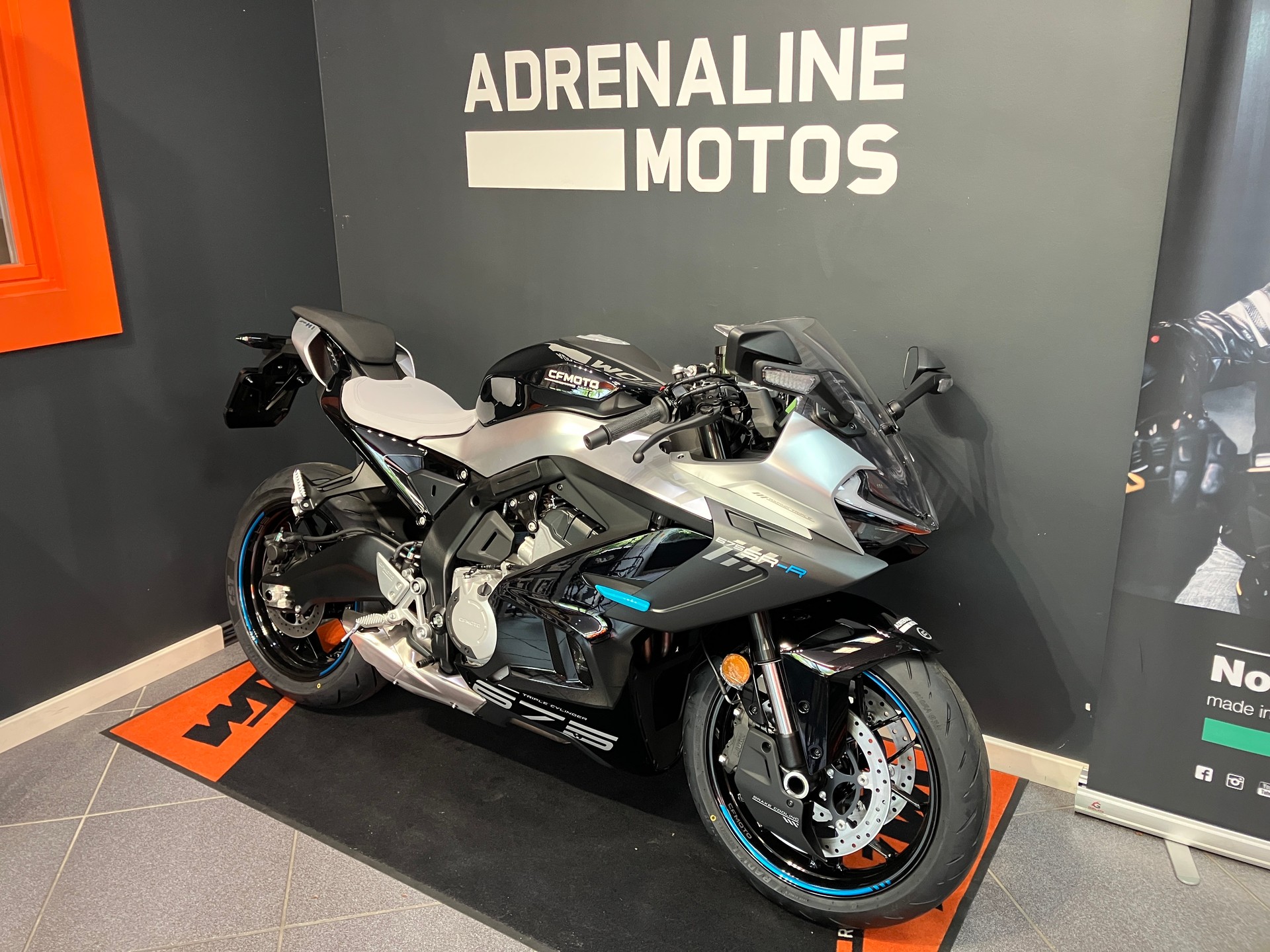 CF MOTO 675 SR-R-showroom-element-1