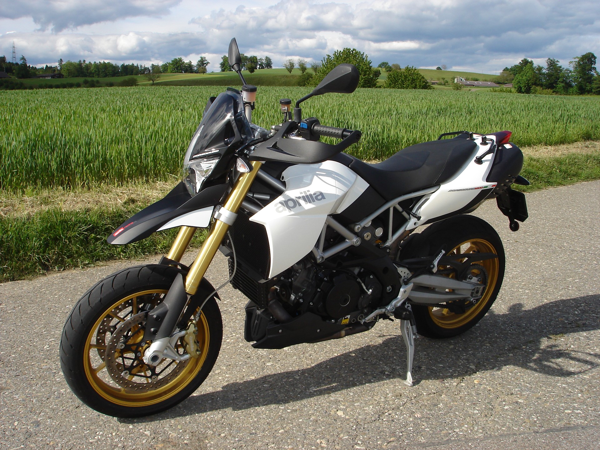 APRILIA Dorsoduro 1200 ABS/TC-image-6