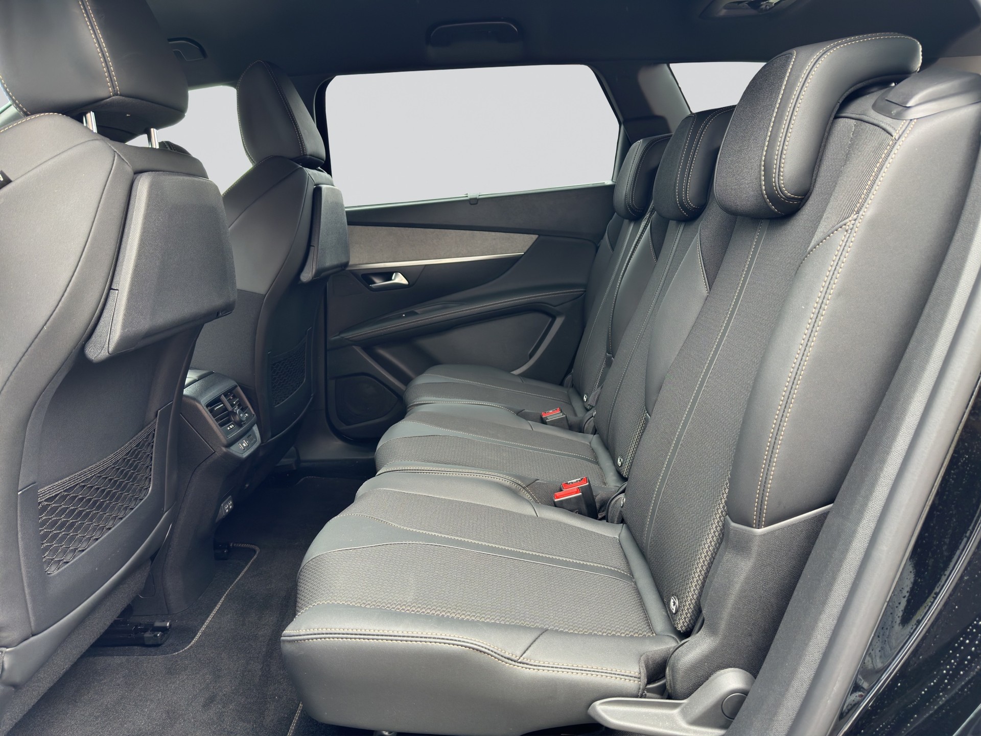PEUGEOT 5008 1.2 Pure Tech GT 7Pl. EAT8-image-7