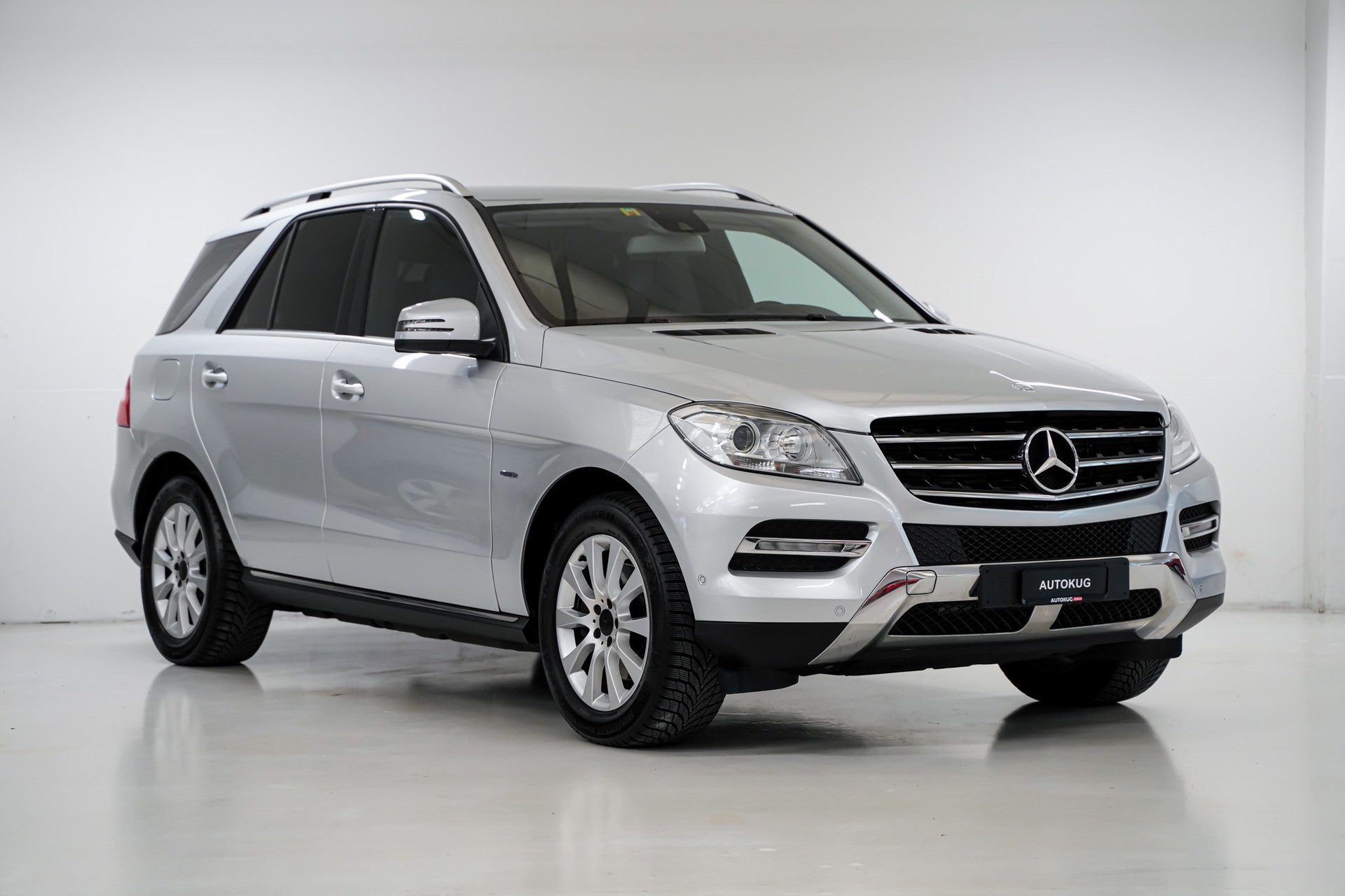 MERCEDES-BENZ ML 250 BlueTEC 4Matic 7G-Tronic-showroom-element-2