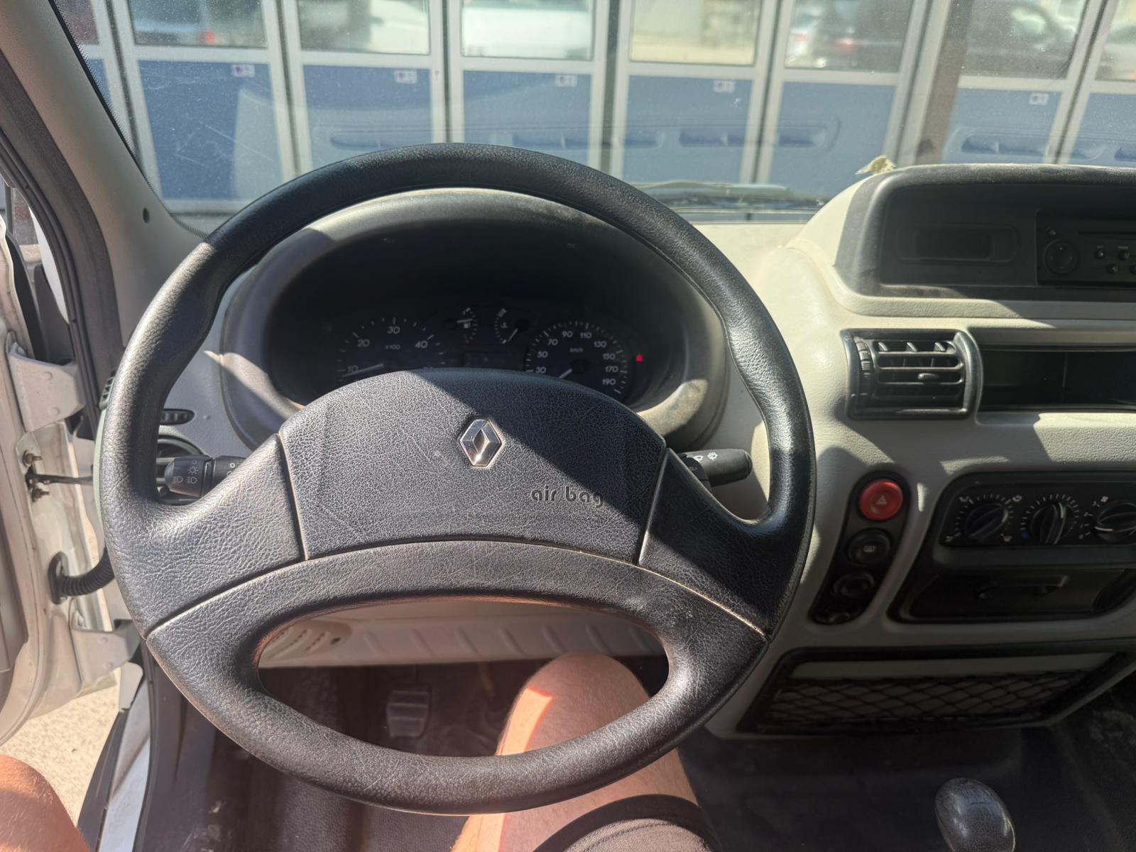 RENAULT T35-115 2.5 dCi CCL13U-image-17