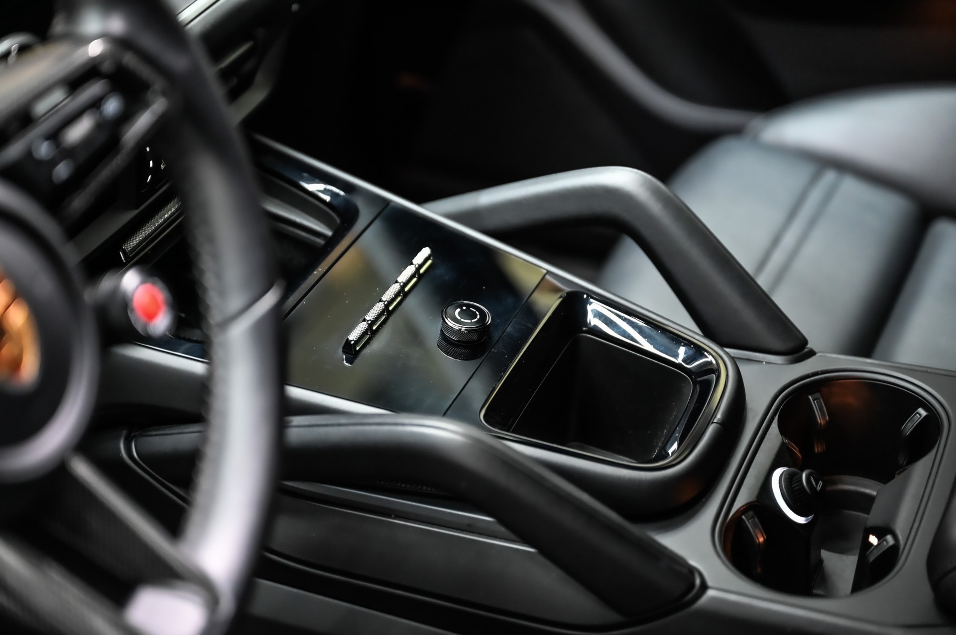 PORSCHE Cayenne Turbo E-Hybrid Coupé mit GT-Paket-image-28