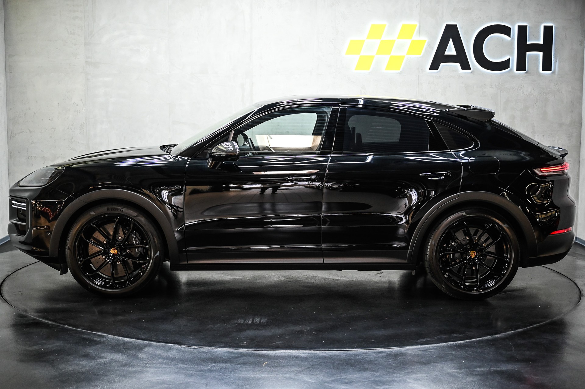 PORSCHE Cayenne Turbo E-Hybrid Coupé mit GT-Paket-image-4