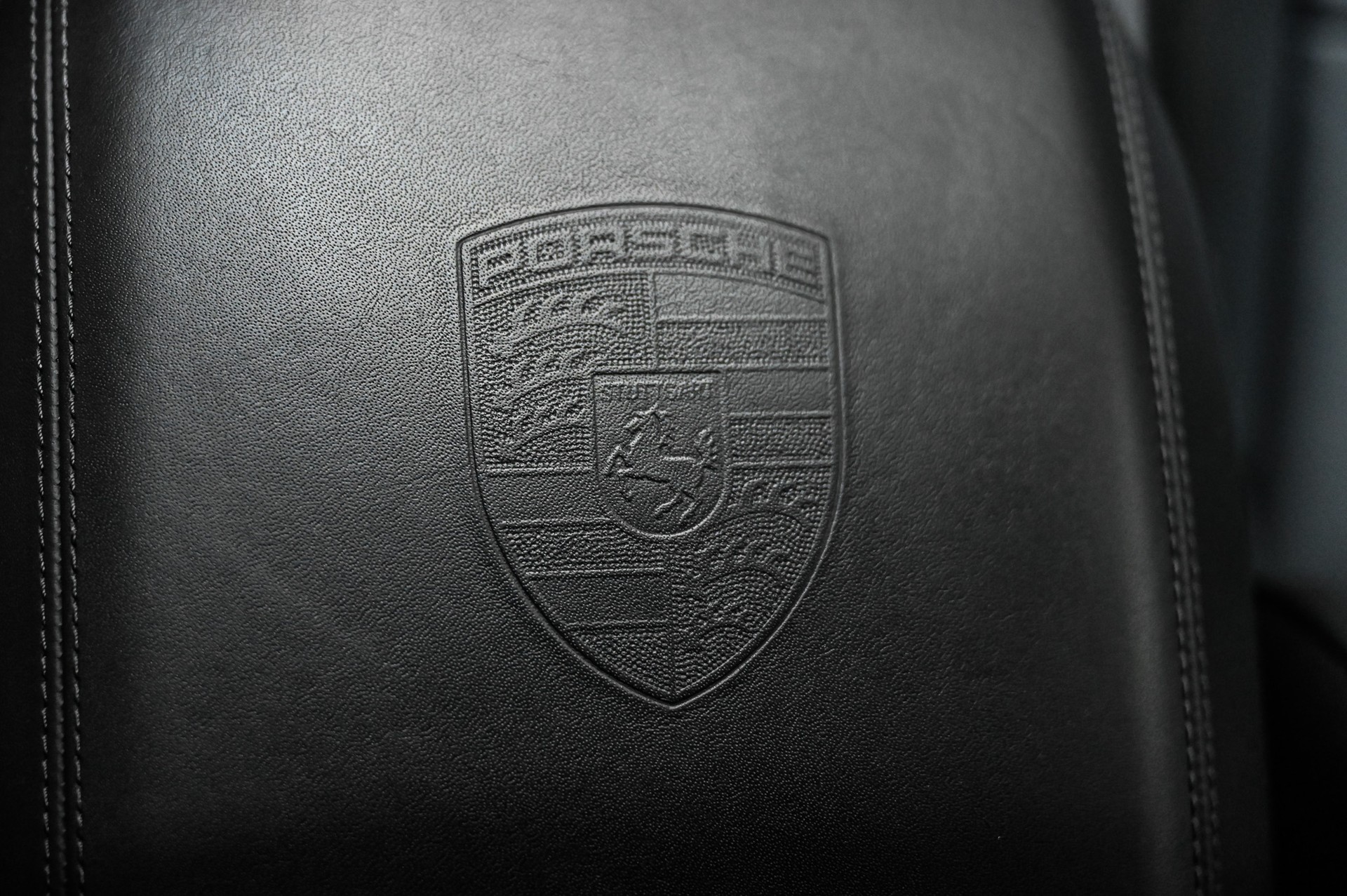 PORSCHE Cayenne Turbo E-Hybrid Coupé mit GT-Paket-image-23