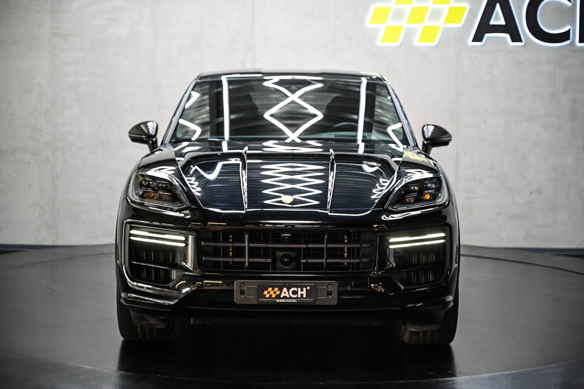 PORSCHE Cayenne Turbo E-Hybrid Coupé mit GT-Paket-image-1