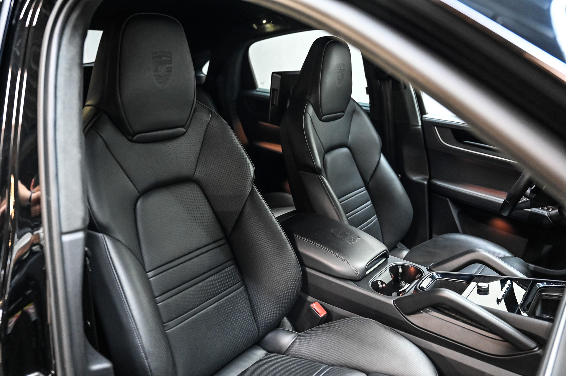 PORSCHE Cayenne Turbo E-Hybrid Coupé mit GT-Paket-image-20
