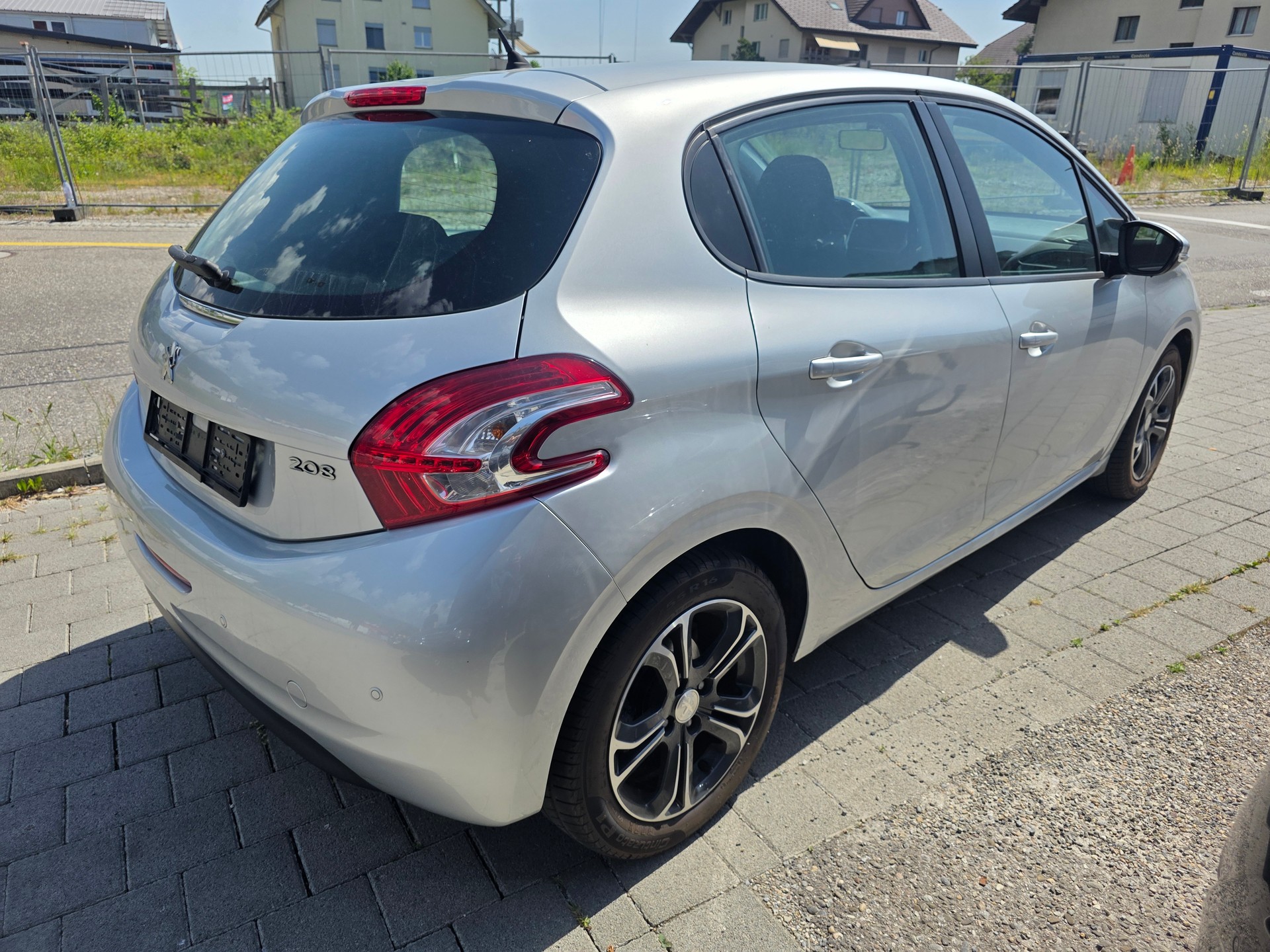 PEUGEOT 208 1.4PureTech Access Frisch ab mfk-image-1