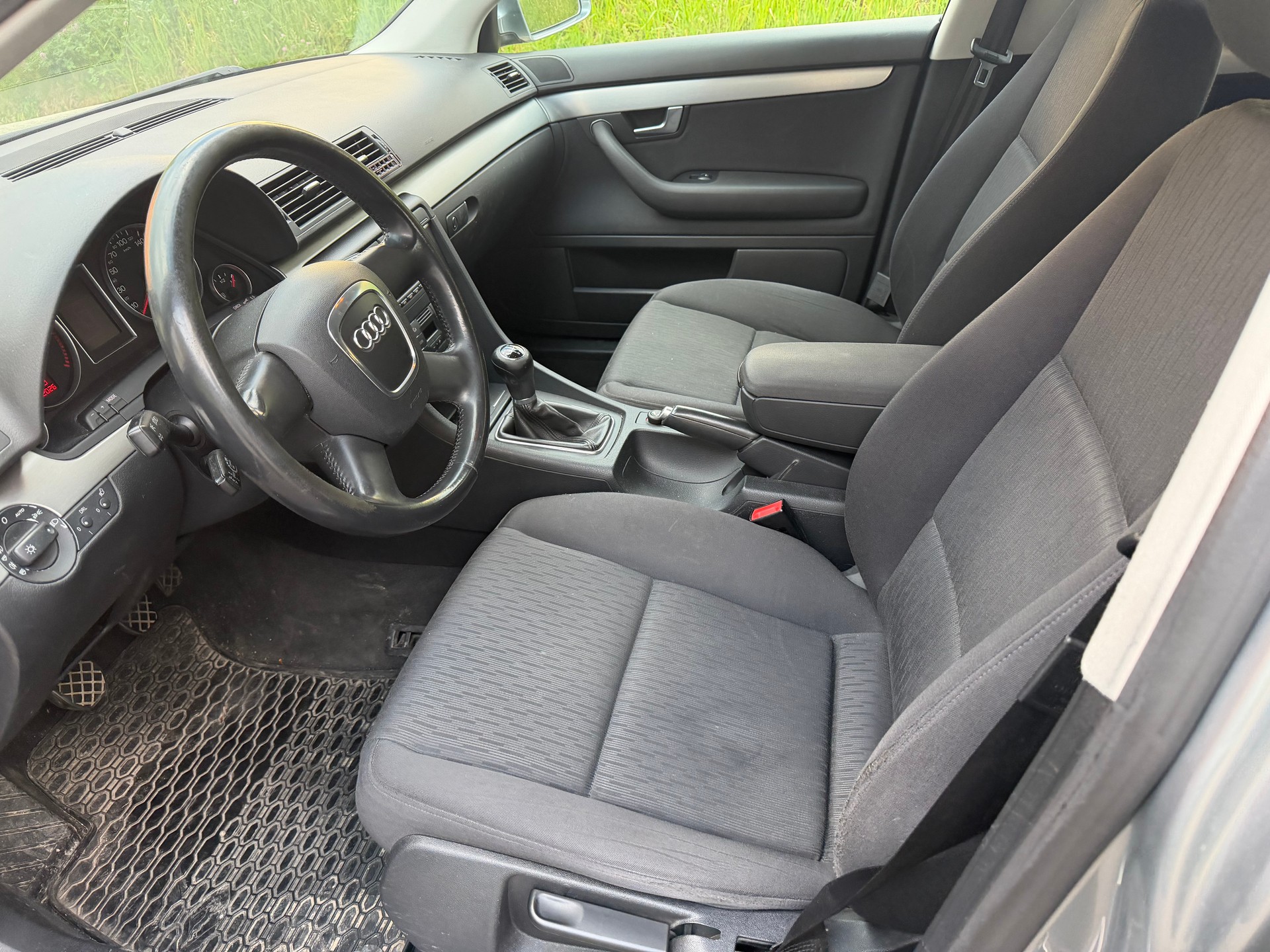 AUDI A4 Avant 2.0 TDI-image-7