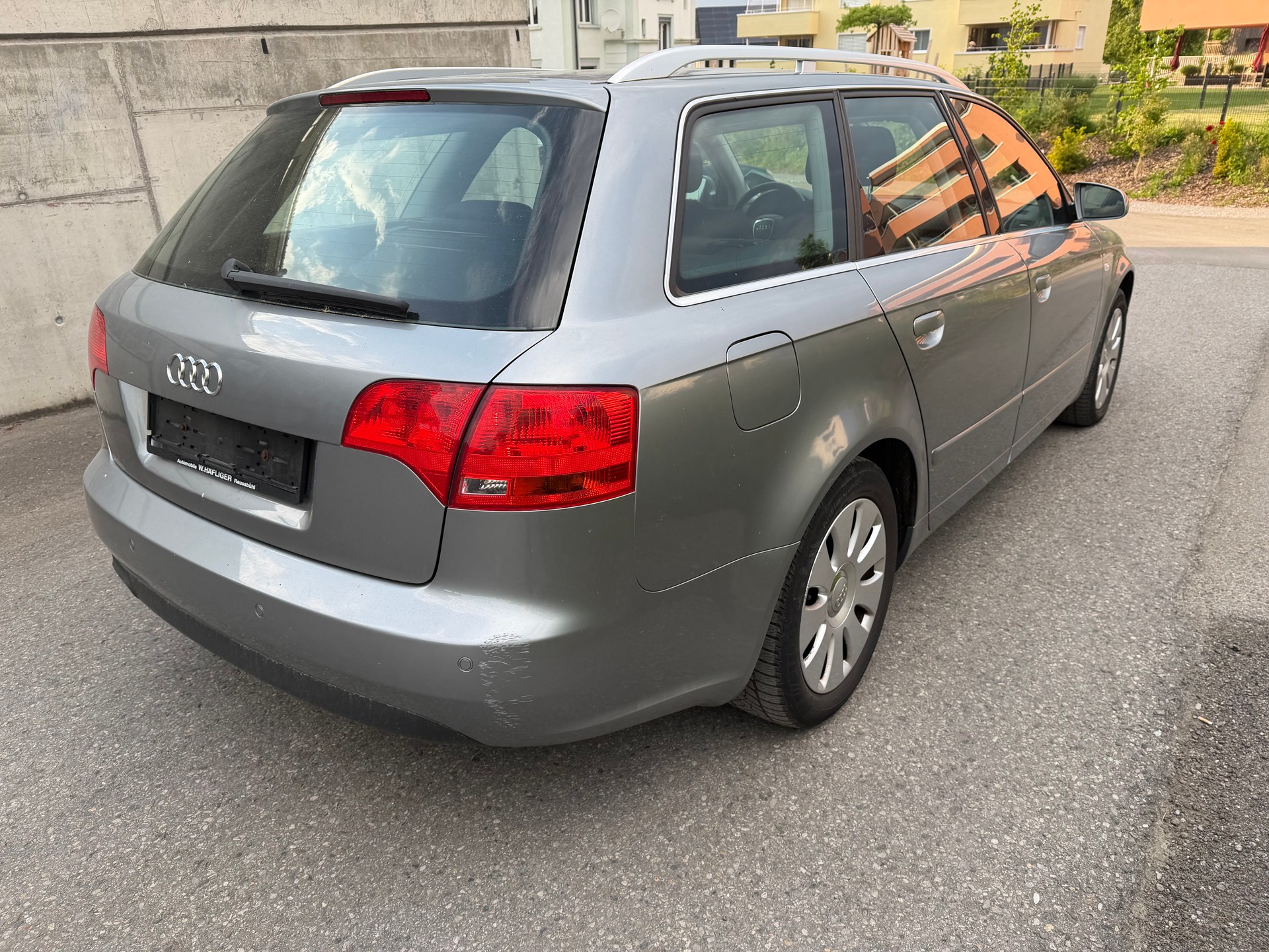 AUDI A4 Avant 2.0 TDI-image-4