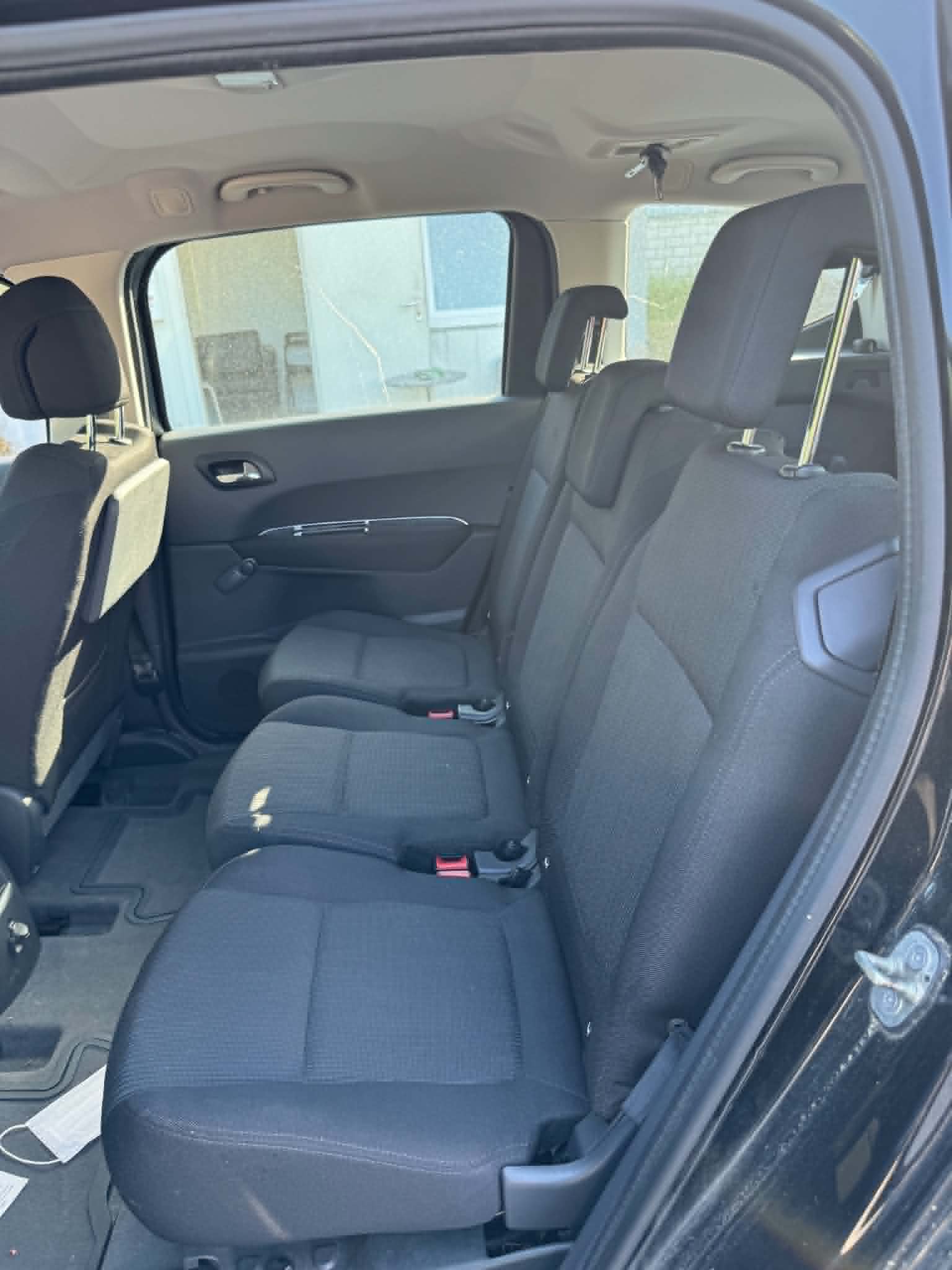 PEUGEOT 5008 1.6 16V VTI Business-image-5