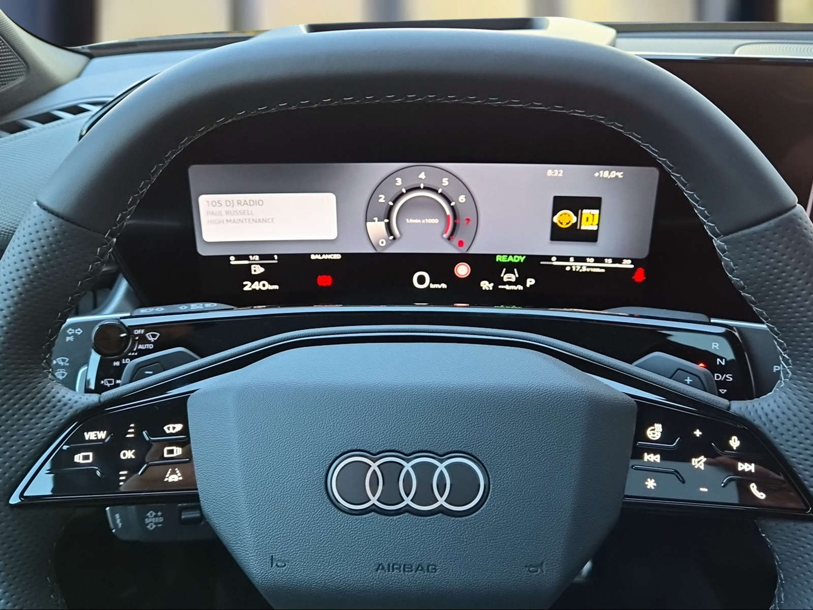 AUDI Q3 SUV 110 kW TFSI S tronic Mythosschwarz Metallic-image-10