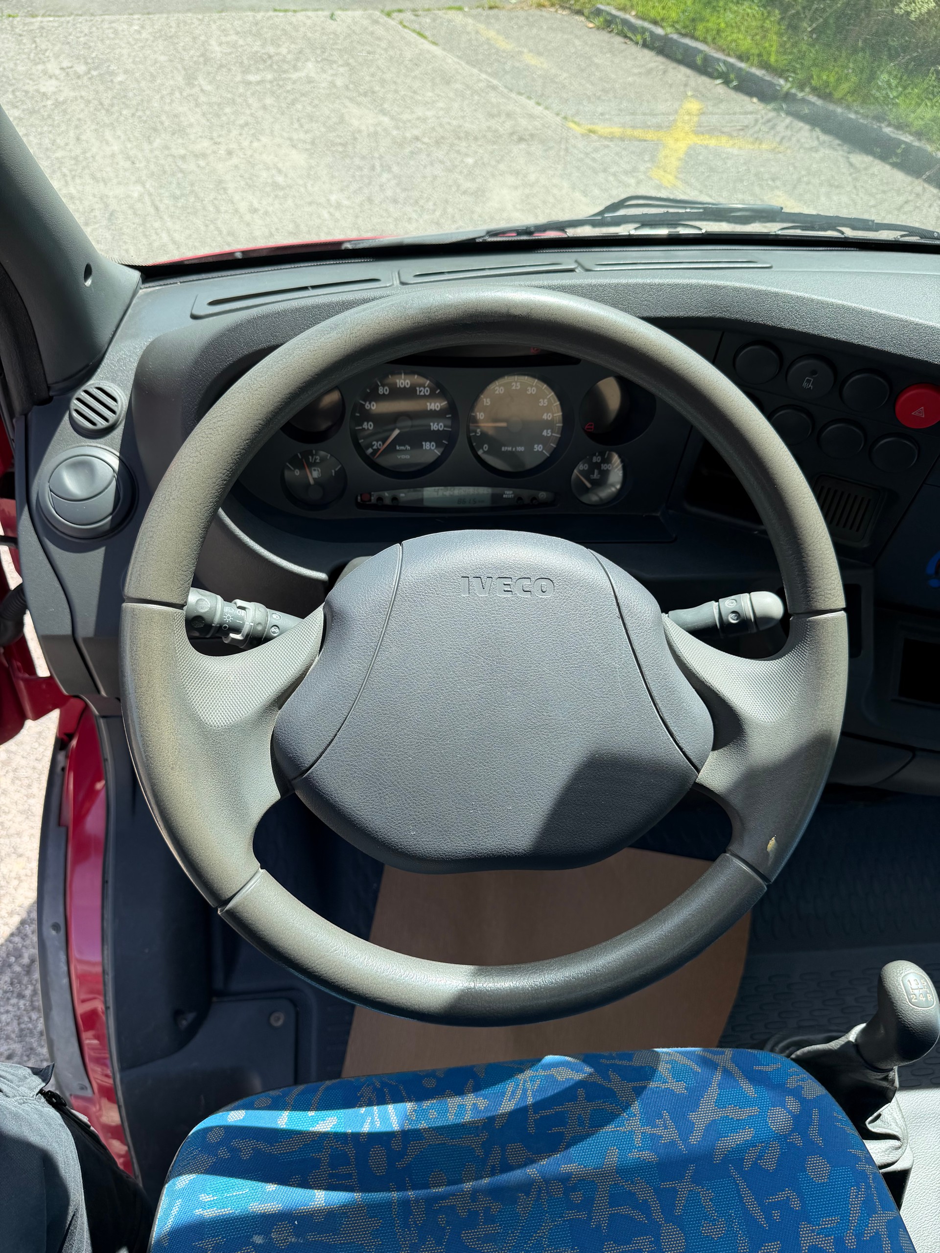 IVECO Daily City 35 S 11 A1BA14A1L1-image-9