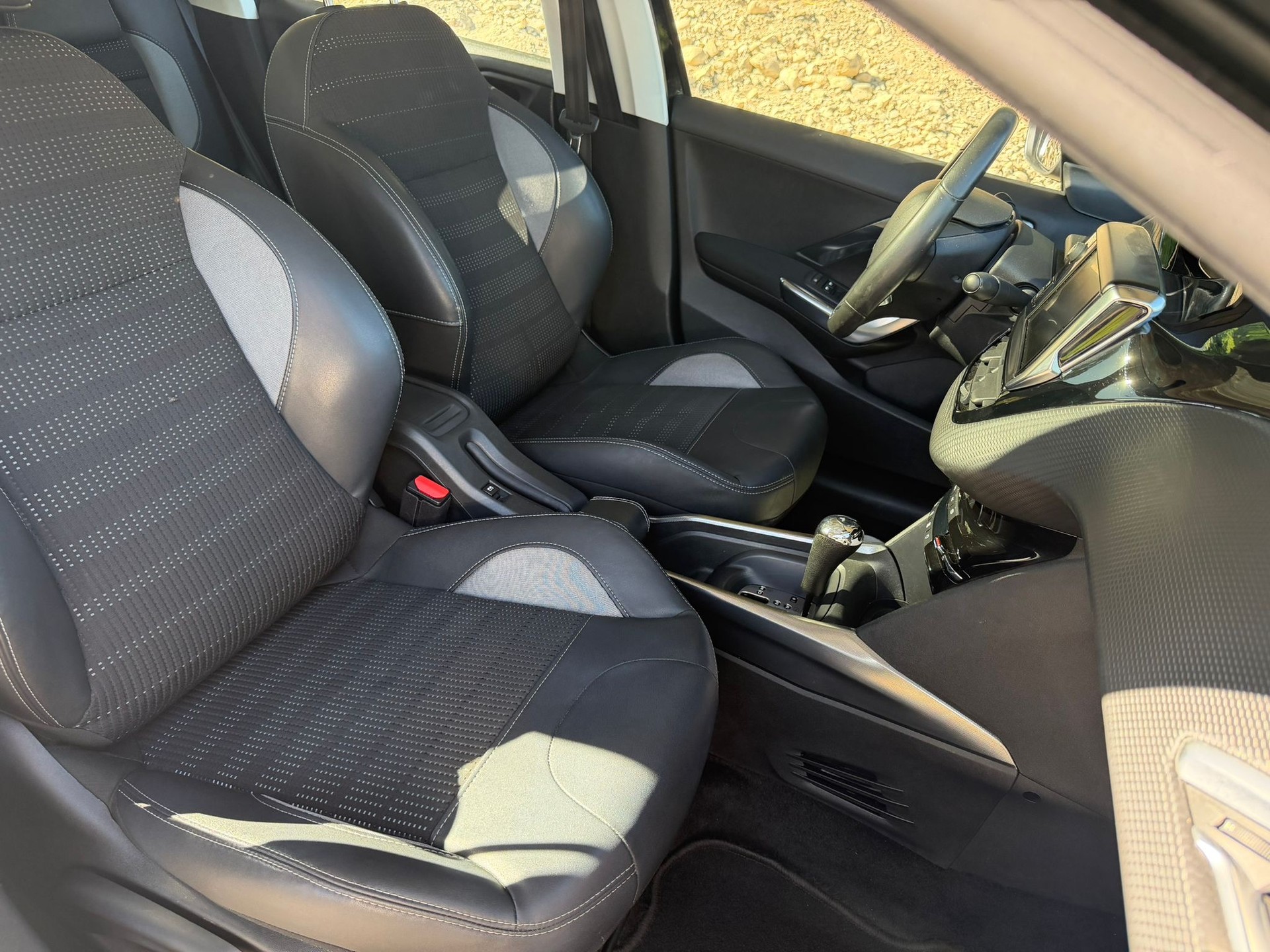 PEUGEOT 2008 1.6 VTI Allure Automatic-image-9